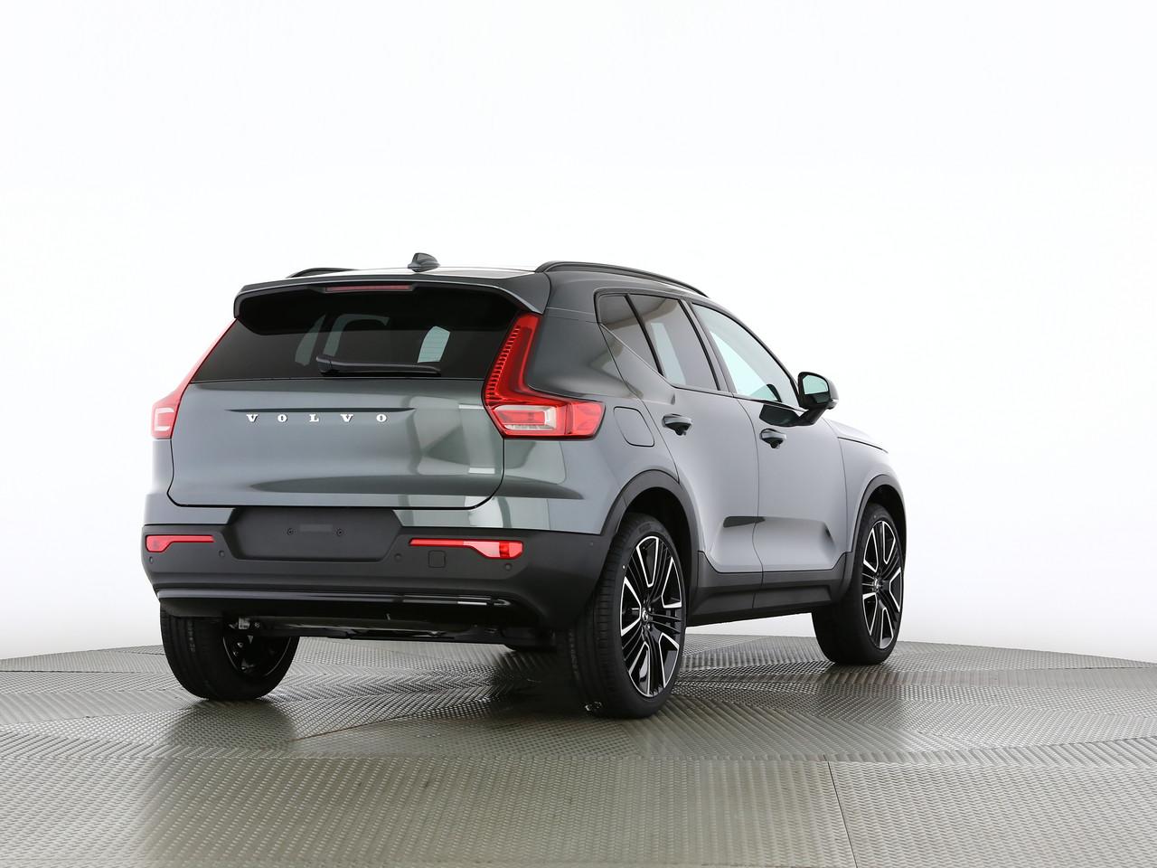 VOLVO XC40 2.0 B4 MH Ultra Dark-image-1