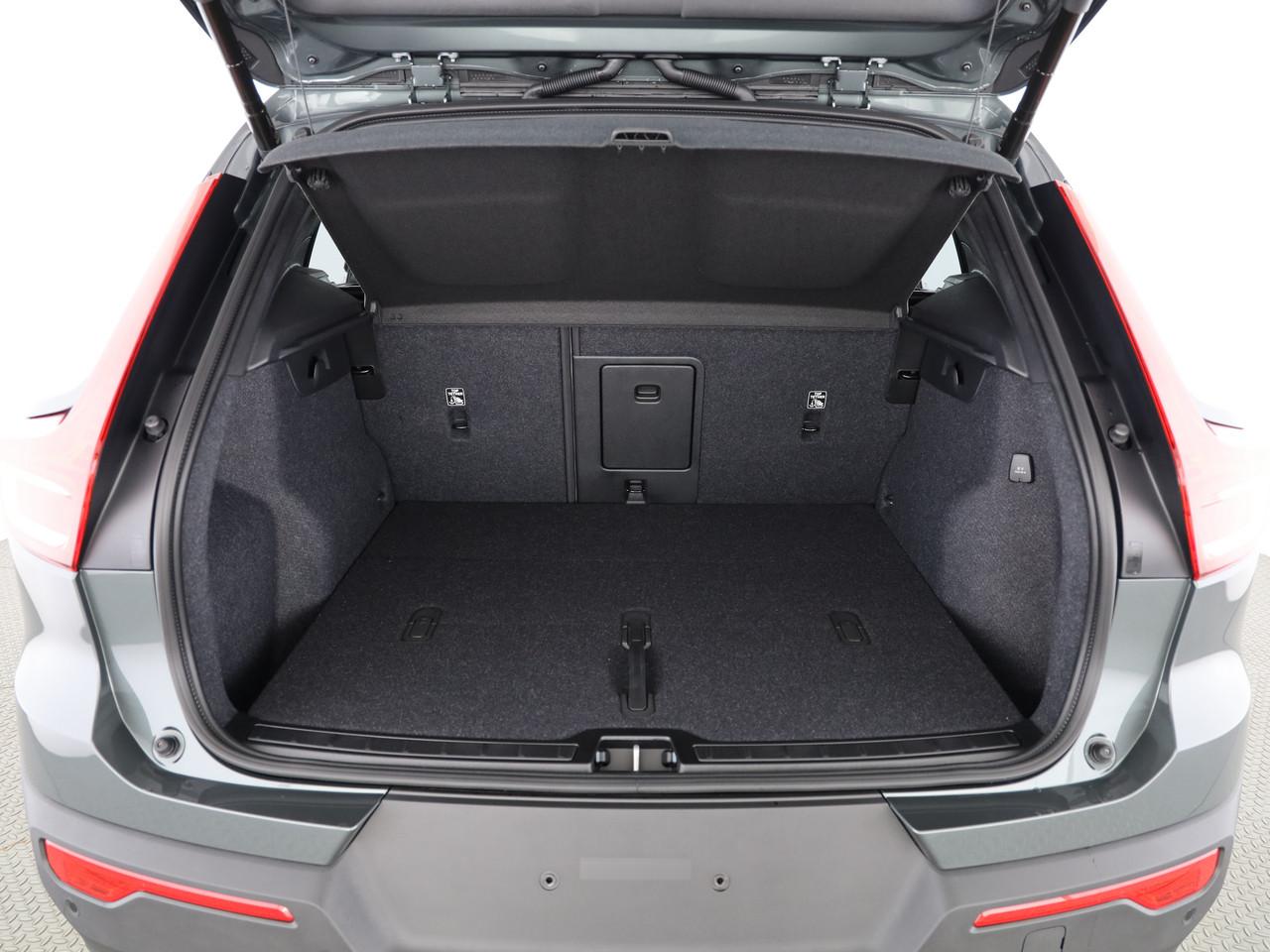 VOLVO XC40 2.0 B4 MH Ultra Dark-image-13