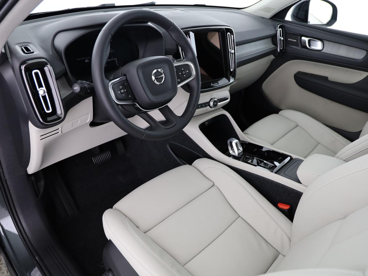 VOLVO XC40 2.0 B4 MH Ultra Dark-image-7