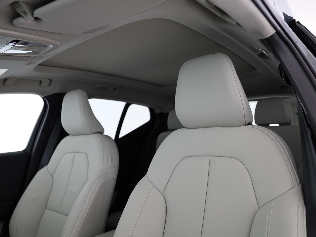 VOLVO XC40 2.0 B4 MH Ultra Dark-image-11