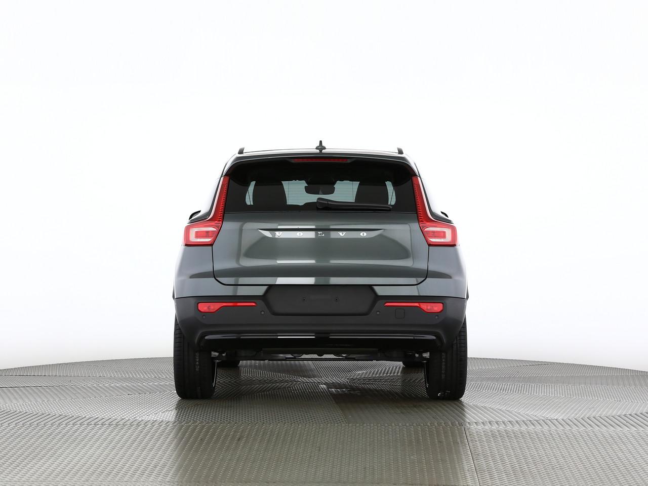 VOLVO XC40 2.0 B4 MH Ultra Dark-image-3