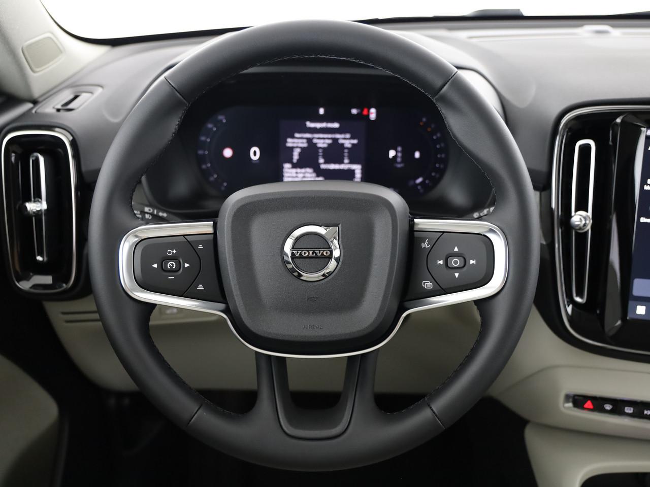 VOLVO XC40 2.0 B4 MH Ultra Dark-image-19