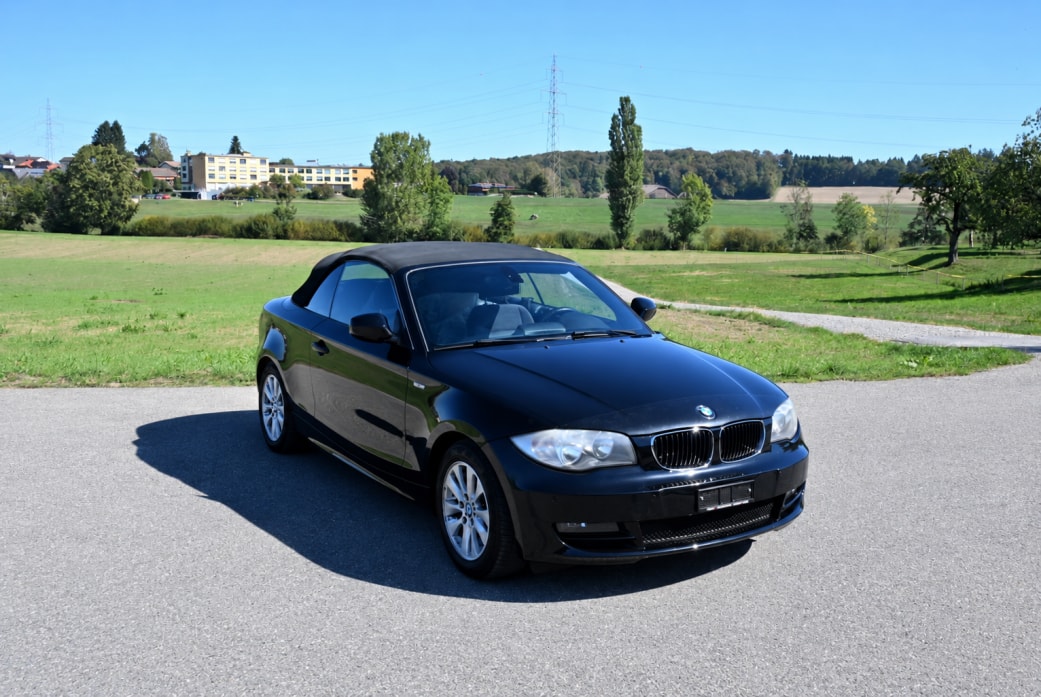 BMW 118i Cabrio-image-1