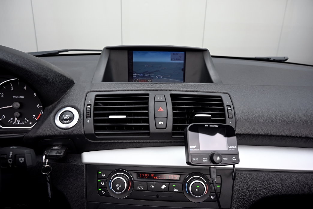 BMW 118i Cabrio-image-14