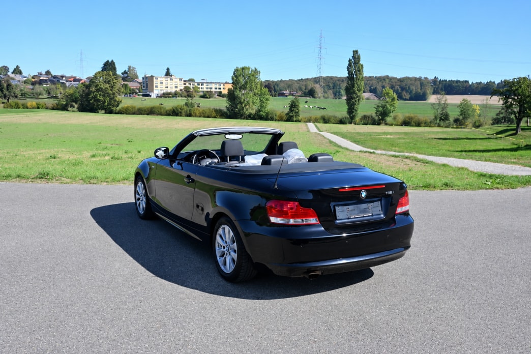 BMW 118i Cabrio-image-7