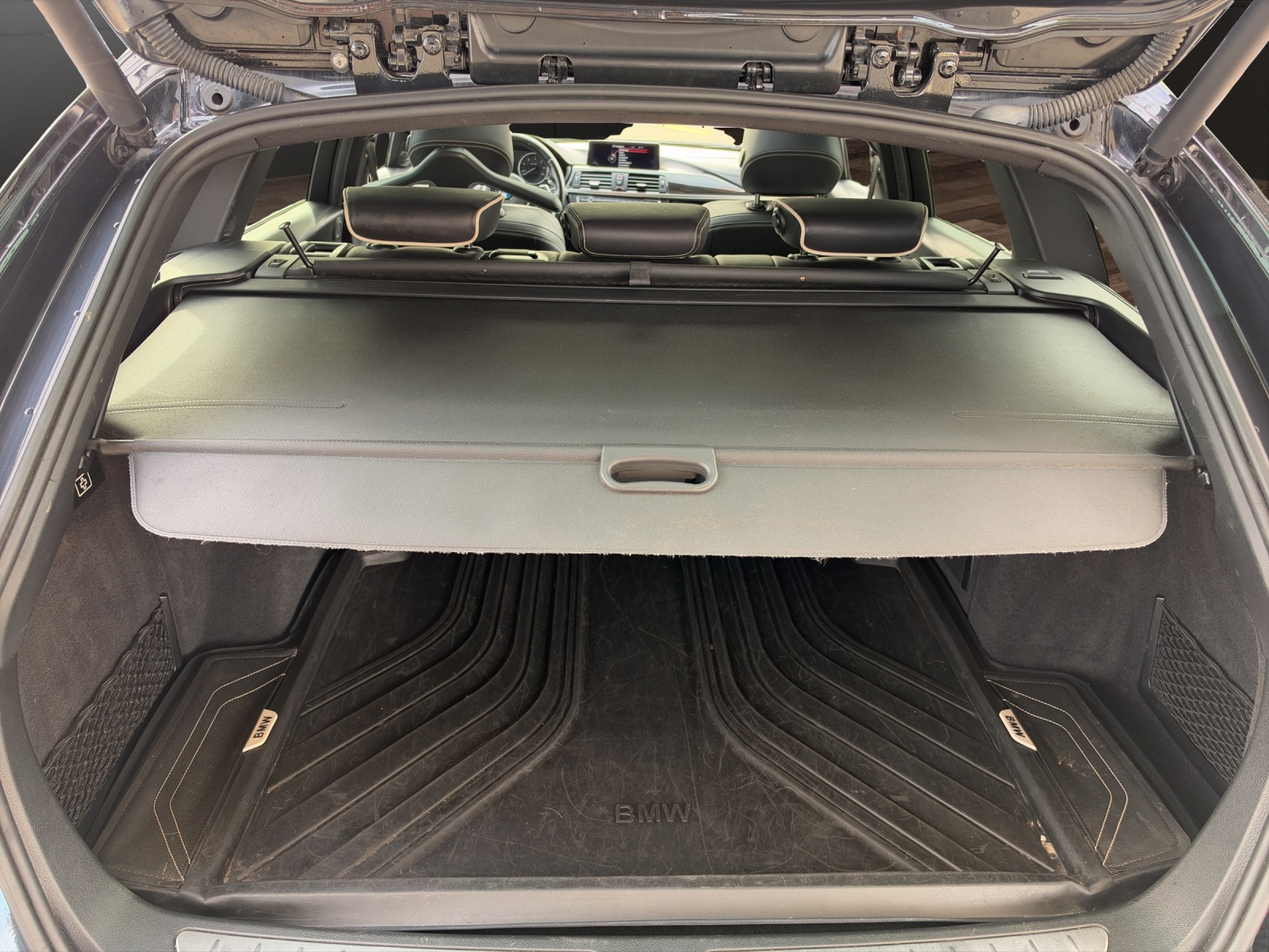 BMW 335d xDrive SAG Touring-image-12