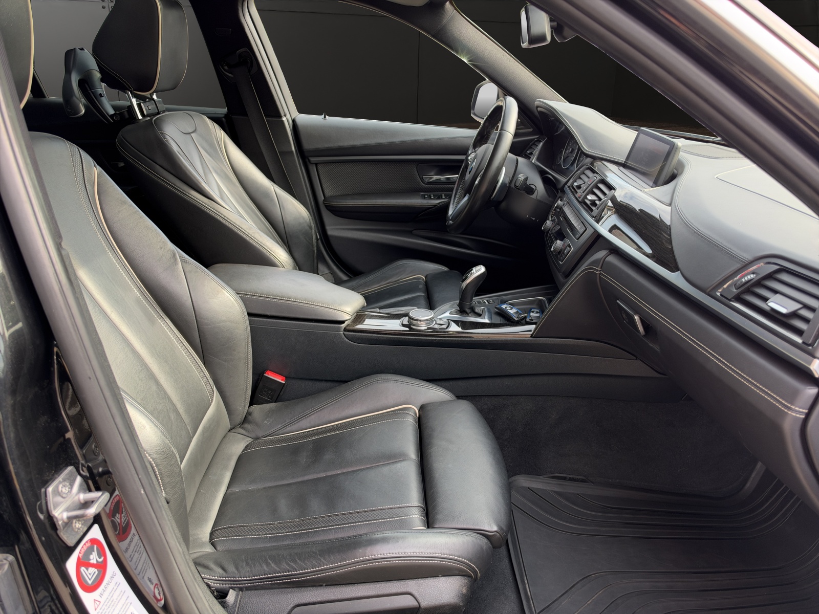 BMW 335d xDrive SAG Touring-image-14