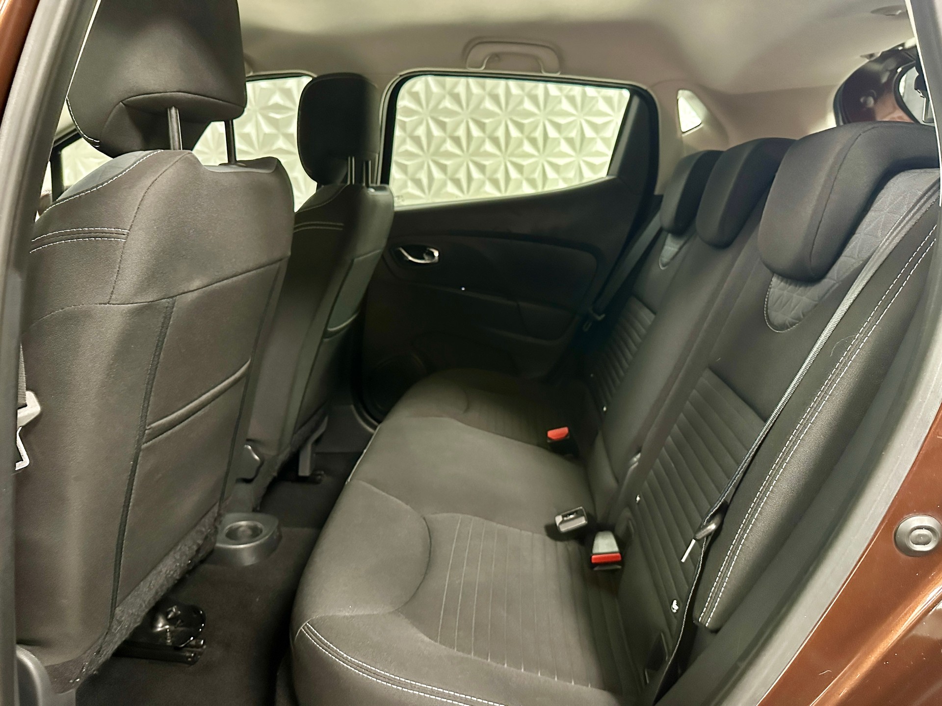 RENAULT Clio 1.2 16V T Swiss Edition EDC-image-12