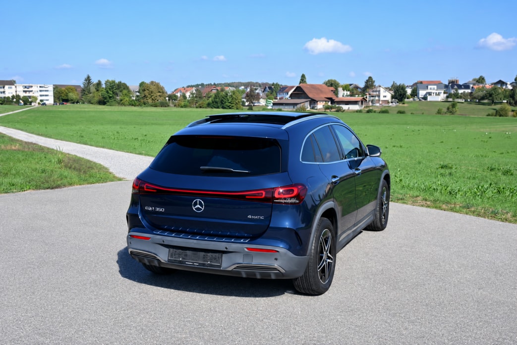 MERCEDES-BENZ EQA 350 AMG Line 4Matic-image-2