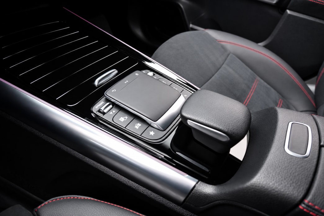 MERCEDES-BENZ EQA 350 AMG Line 4Matic-image-10