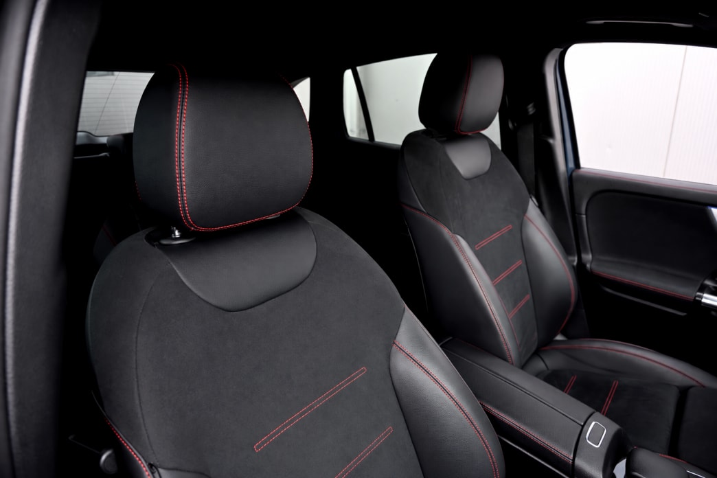 MERCEDES-BENZ EQA 350 AMG Line 4Matic-image-6
