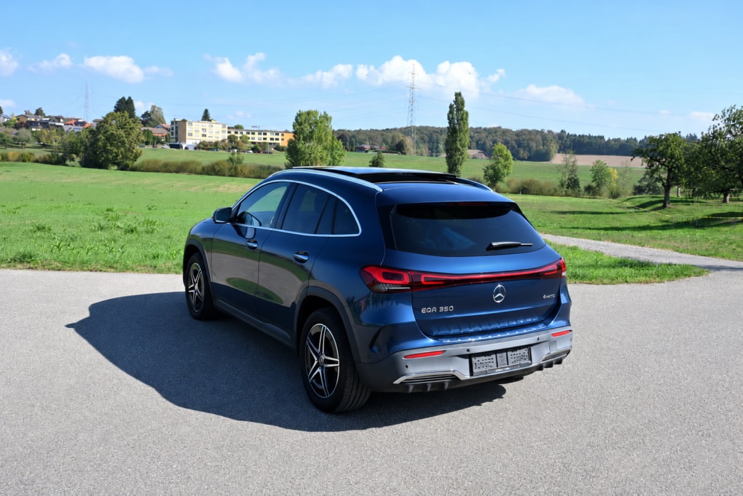 MERCEDES-BENZ EQA 350 AMG Line 4Matic-image-3