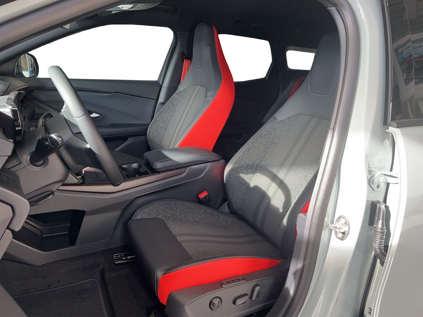 FORD Explorer Ext. Range Collection-image-4