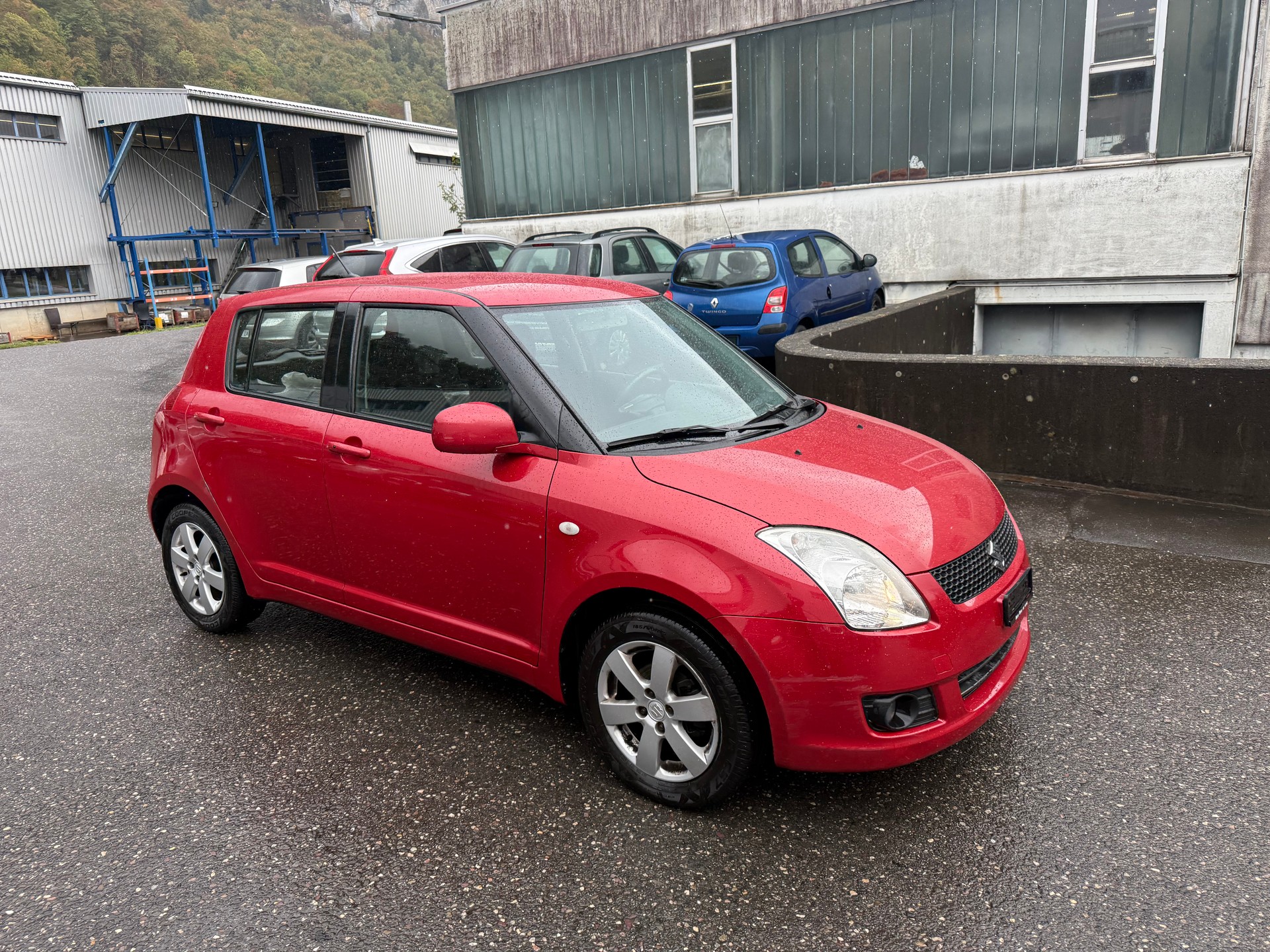 SUZUKI Swift 1.3i 16V GL 4x4-image-4