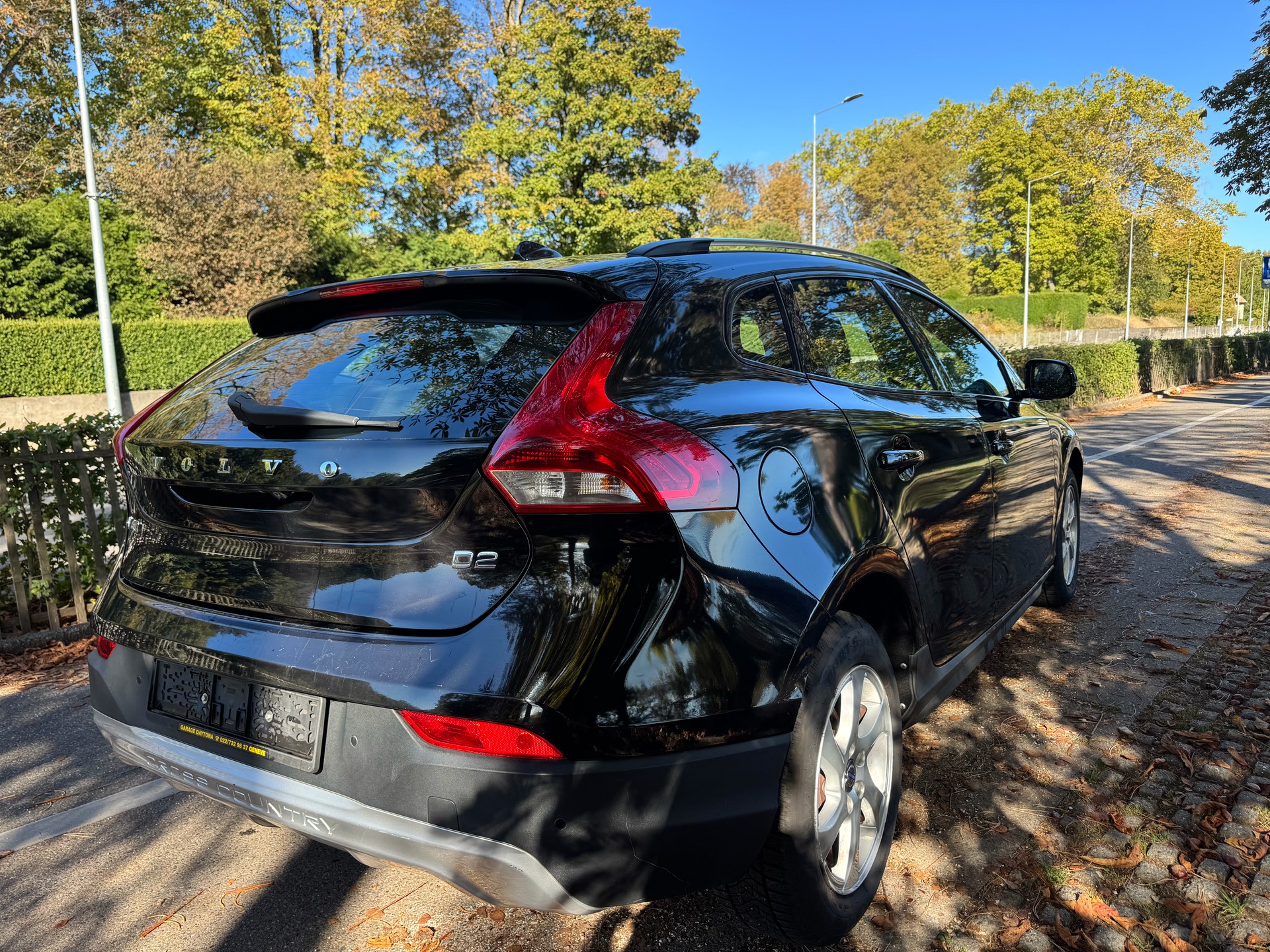 VOLVO V40 Cross Country D2 Momentum-image-9