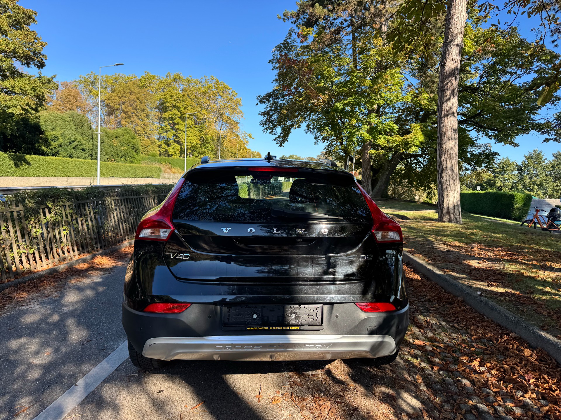 VOLVO V40 Cross Country D2 Momentum-image-7