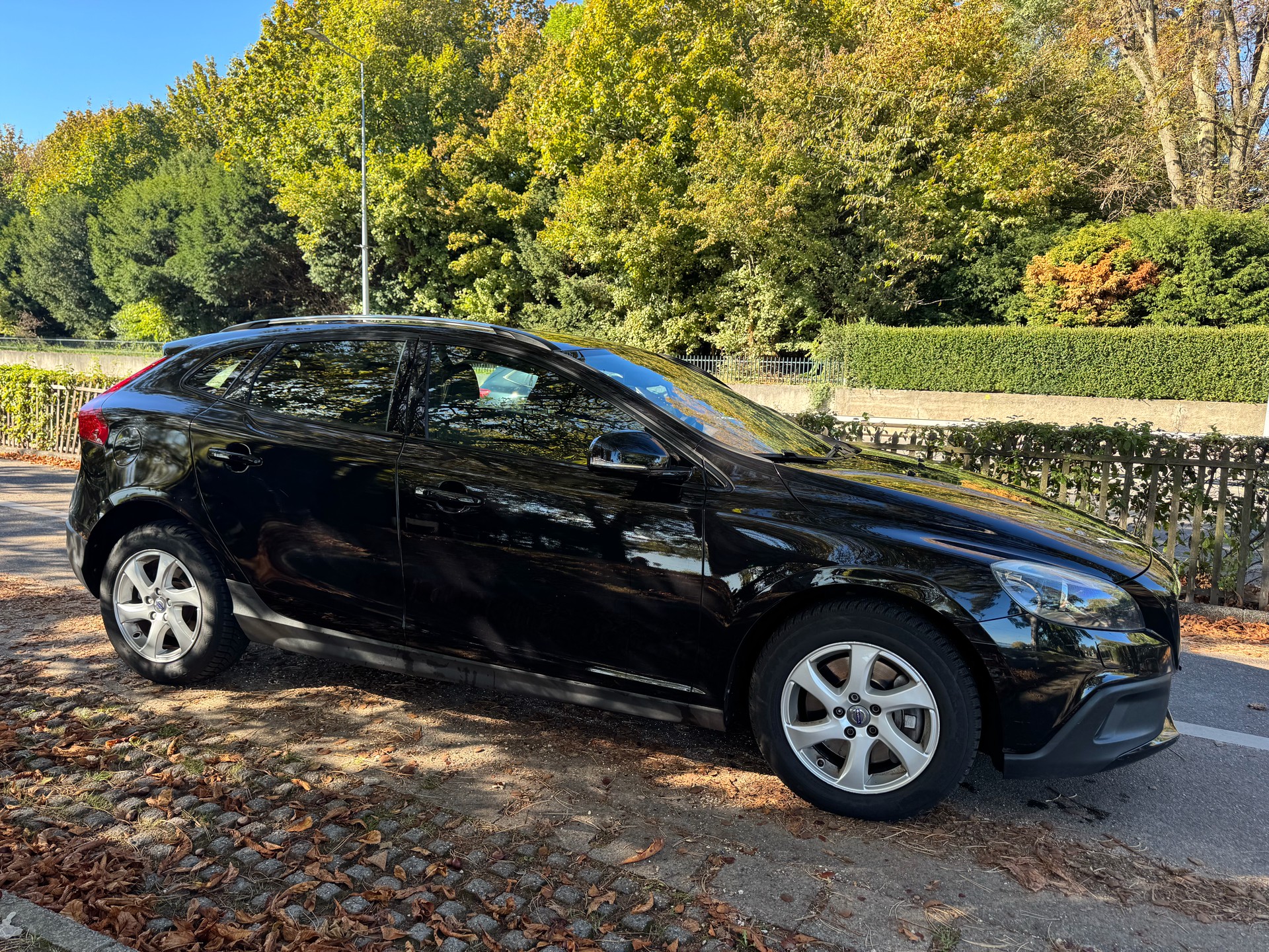 VOLVO V40 Cross Country D2 Momentum-image-6