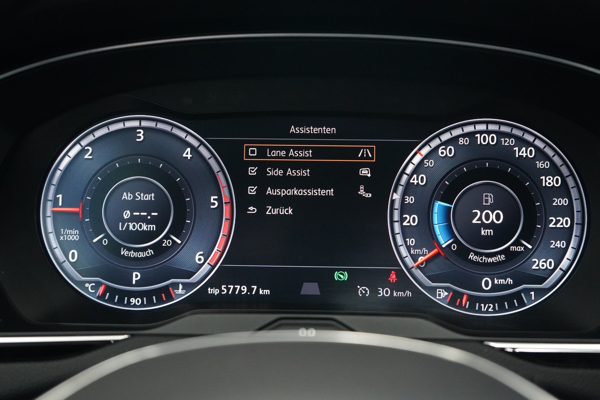 VW Passat Variant 2.0 TDI BMT High. DSG 4Motion-image-16