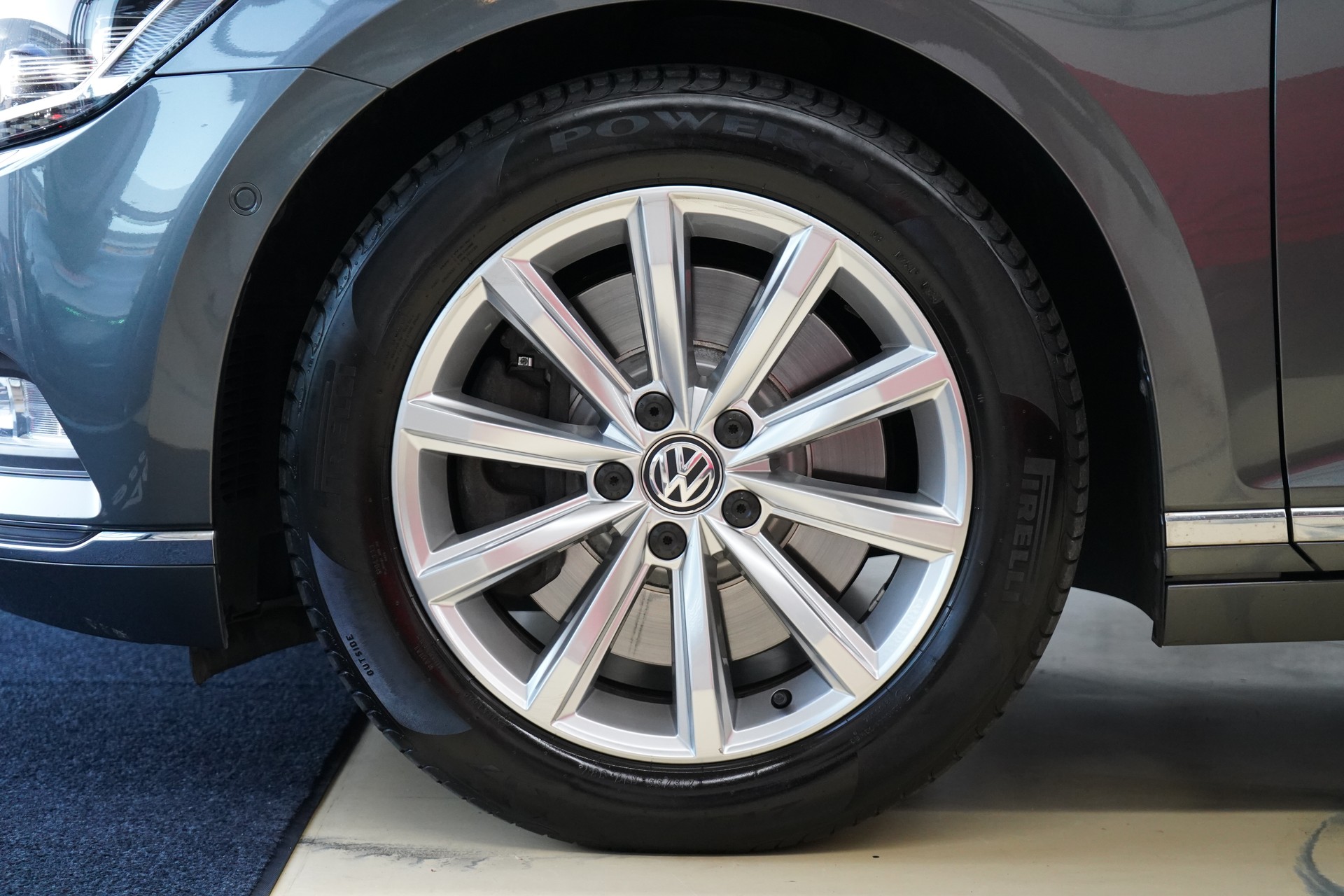VW Passat Variant 2.0 TDI BMT High. DSG 4Motion-image-10