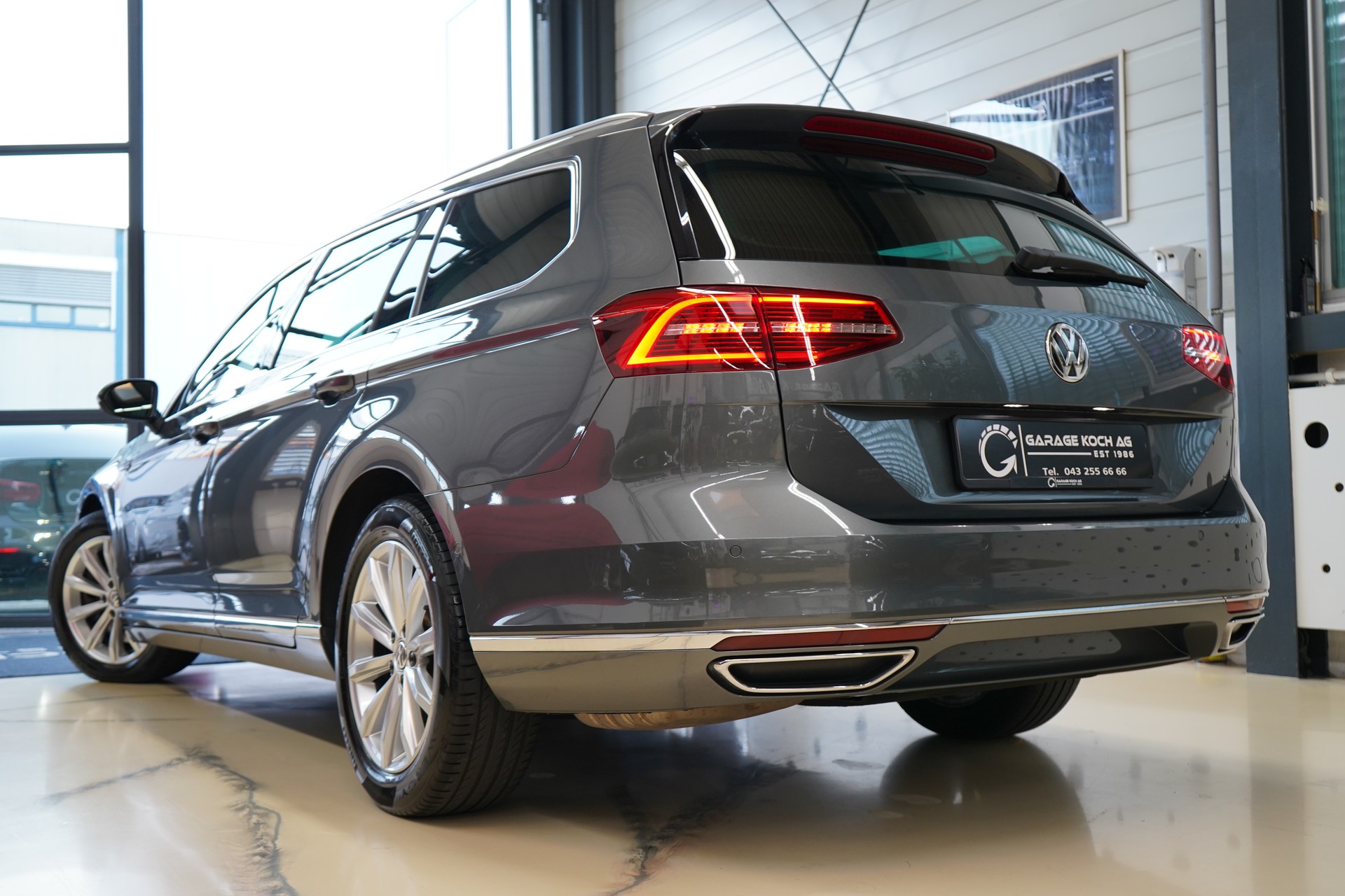 VW Passat Variant 2.0 TDI BMT High. DSG 4Motion-image-4