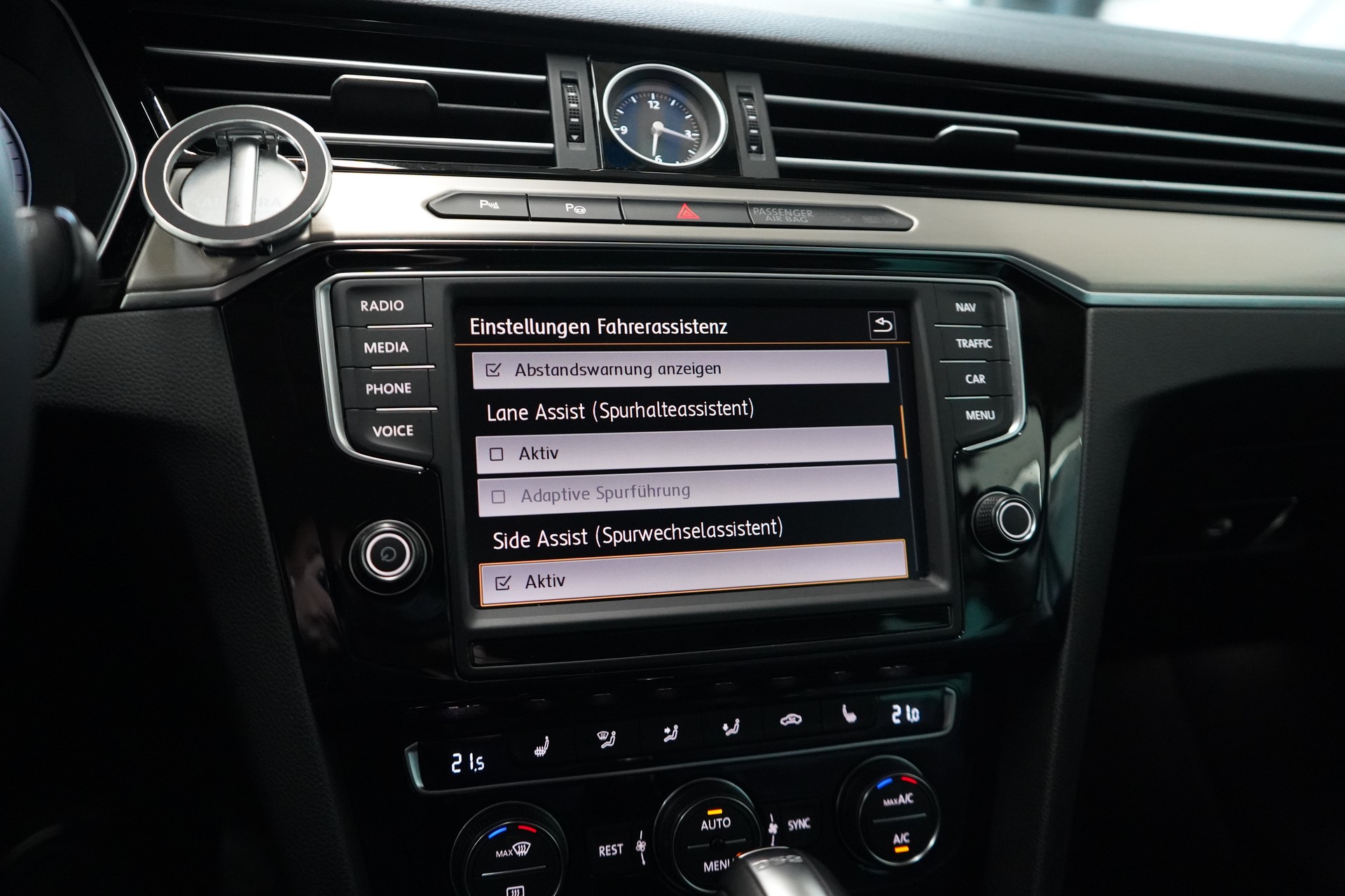 VW Passat Variant 2.0 TDI BMT High. DSG 4Motion-image-20
