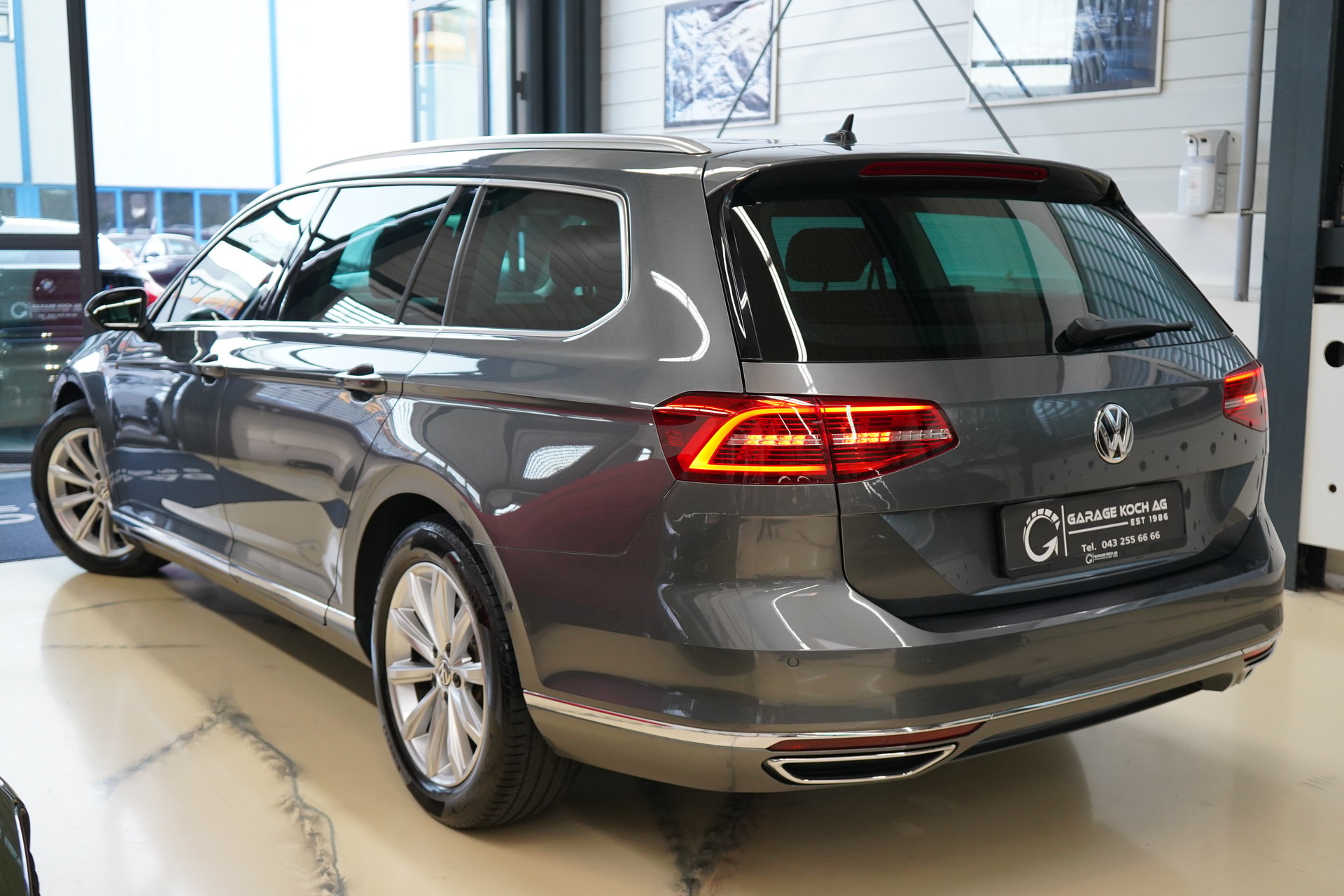VW Passat Variant 2.0 TDI BMT High. DSG 4Motion-image-3
