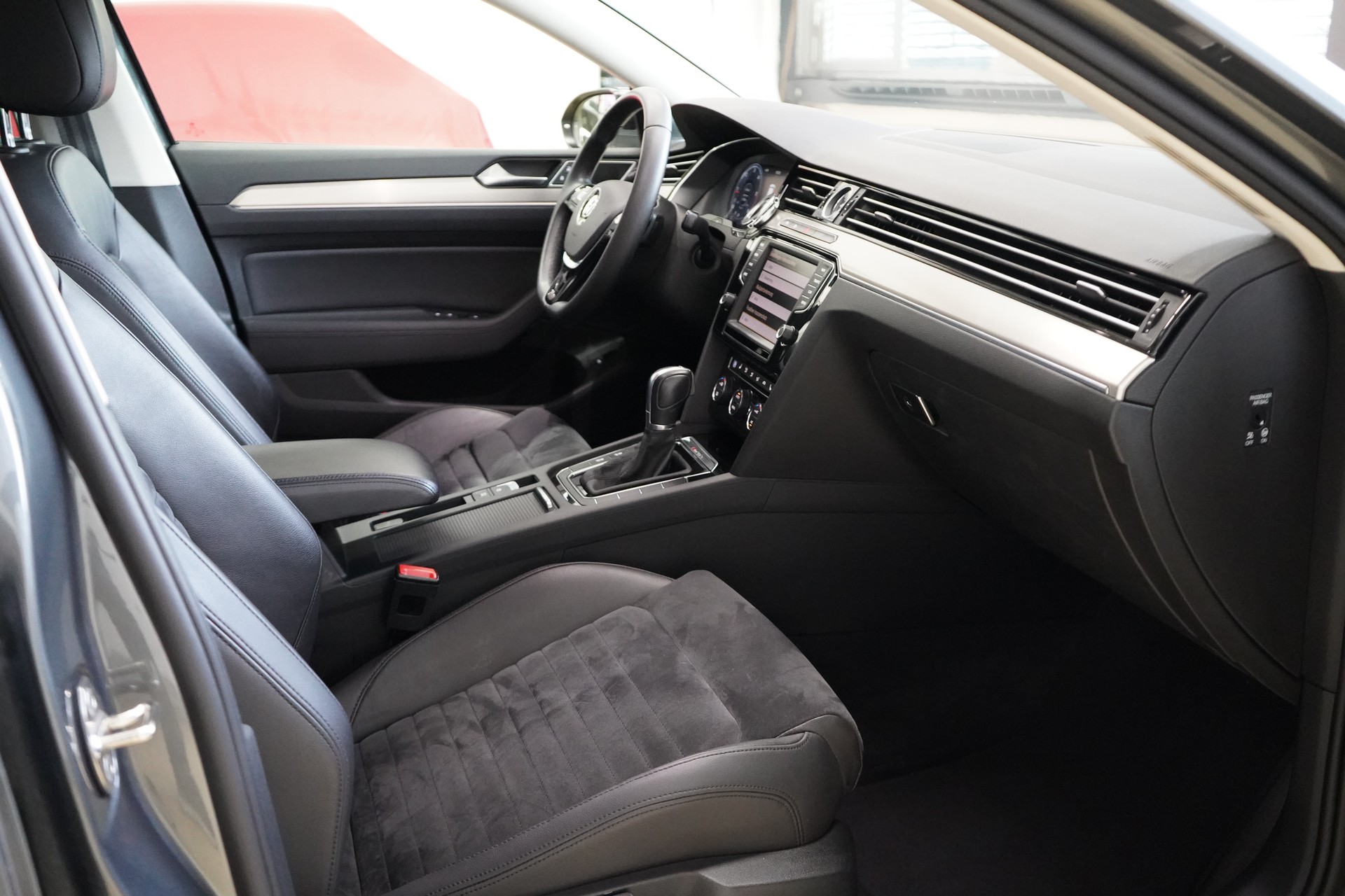VW Passat Variant 2.0 TDI BMT High. DSG 4Motion-image-26