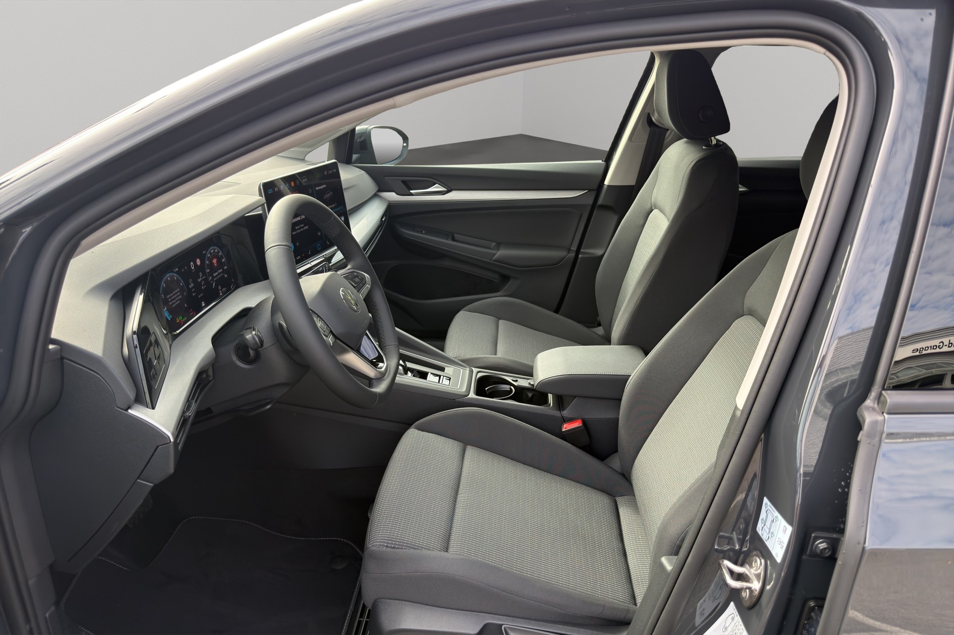 VW Golf 1.5 e TSI mHEV Value DSG-image-8