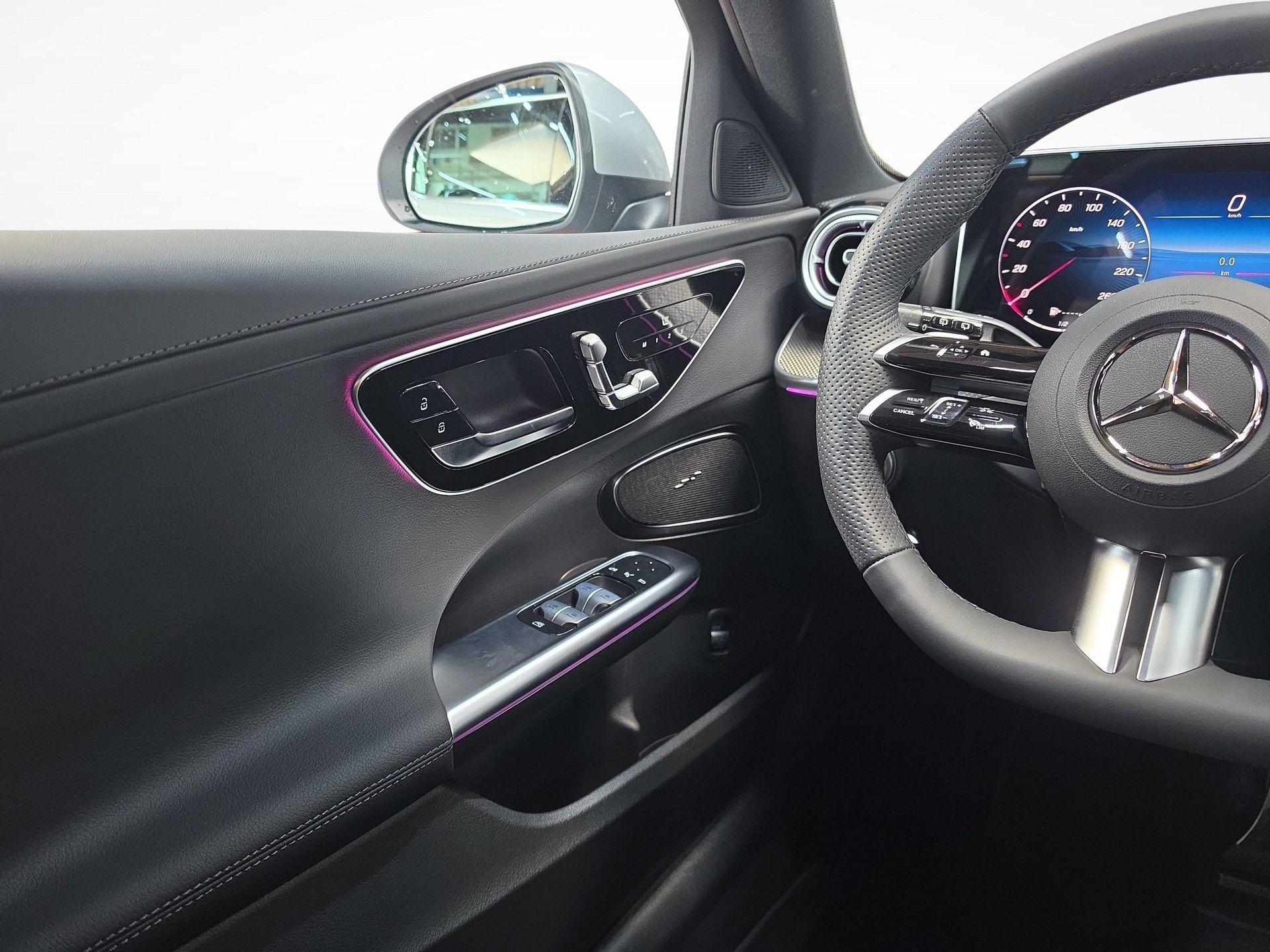 MERCEDES-BENZ C 220 d 4MATIC T-Modell Swiss Star AMG Line-image-8