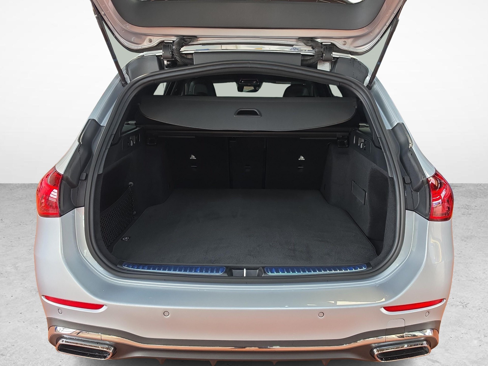 MERCEDES-BENZ C 220 d 4MATIC T-Modell Swiss Star AMG Line-image-13