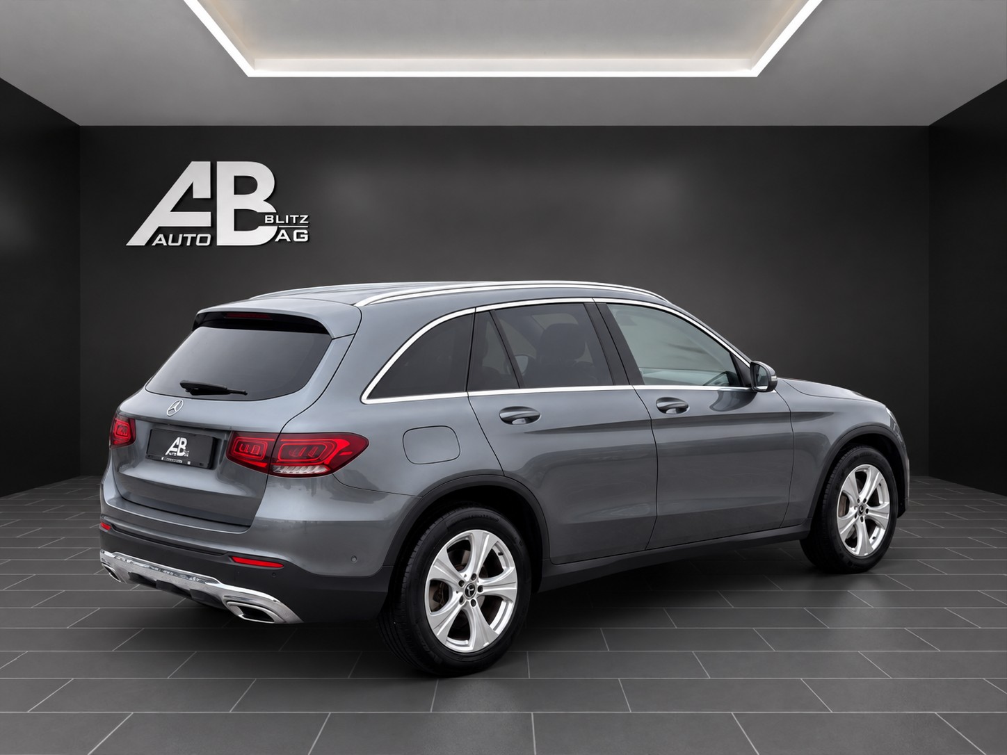 MERCEDES-BENZ GLC 220 d 4Matic 9G-Tronic mit 194 PS * Faceliftmodell *-image-4