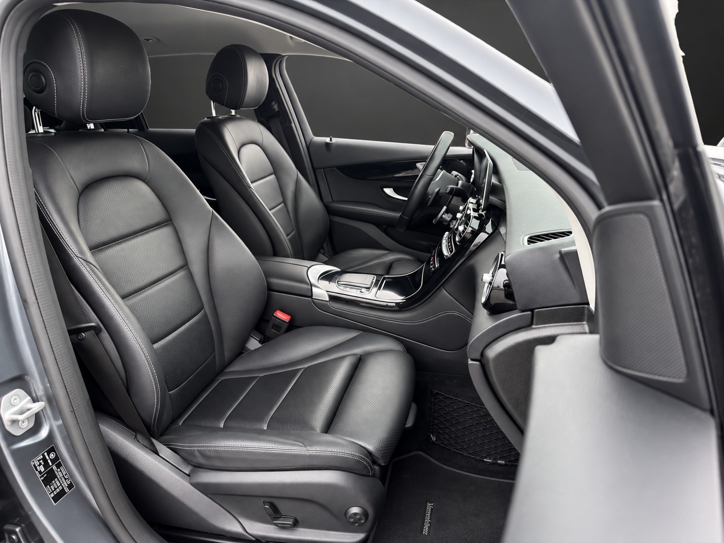 MERCEDES-BENZ GLC 220 d 4Matic 9G-Tronic mit 194 PS * Faceliftmodell *-image-8