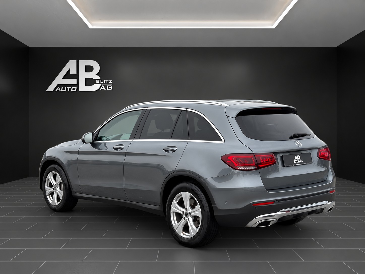 MERCEDES-BENZ GLC 220 d 4Matic 9G-Tronic mit 194 PS * Faceliftmodell *-image-2