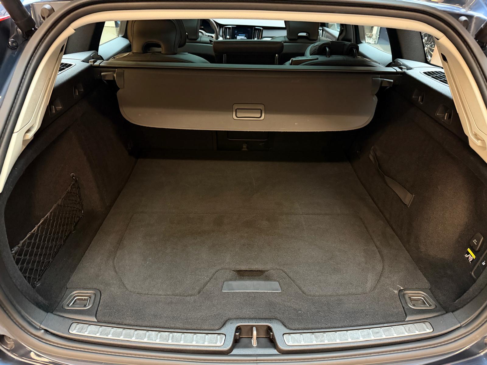 VOLVO V60 2.0 D4 Inscription AWD-image-21