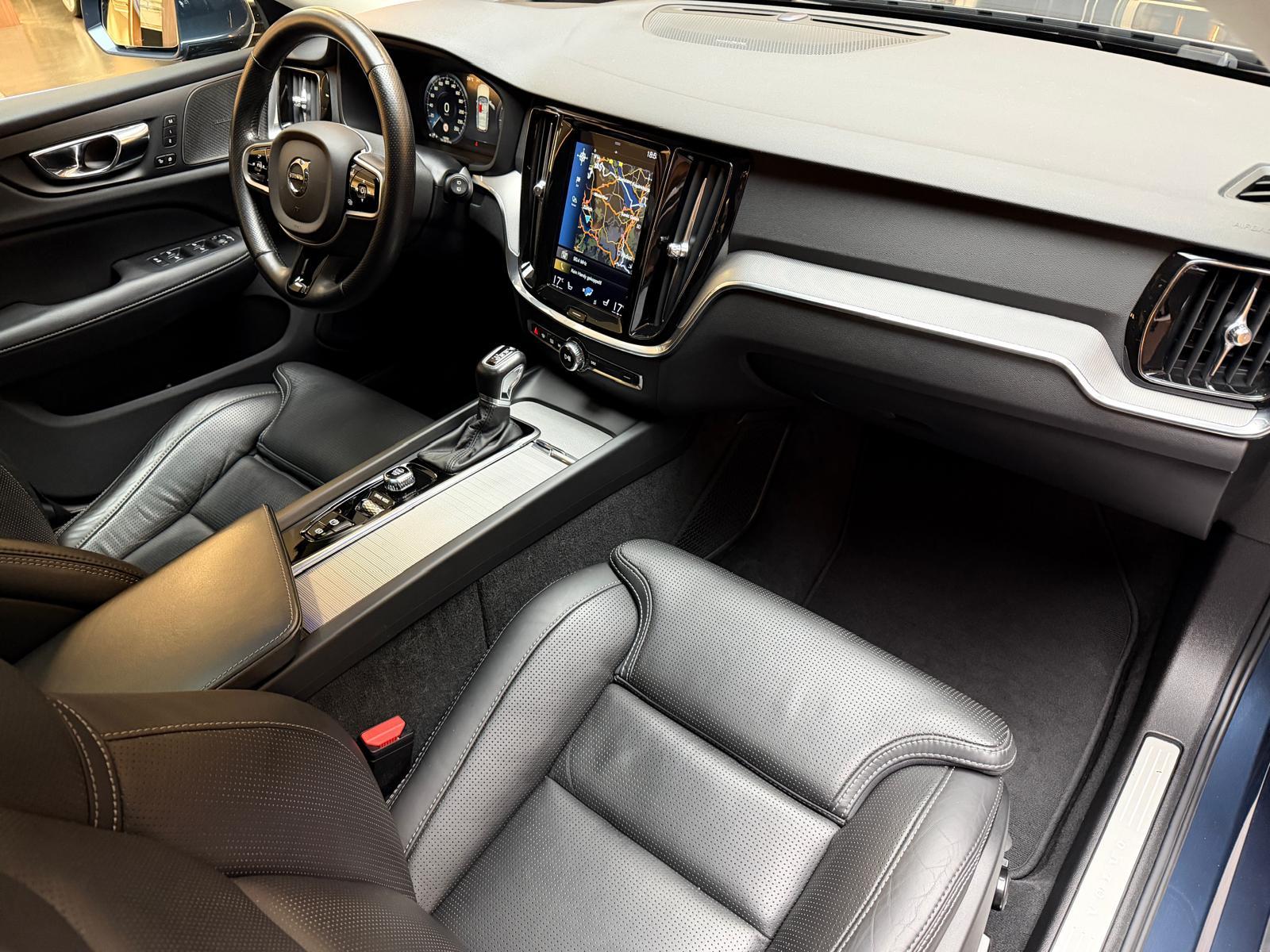 VOLVO V60 2.0 D4 Inscription AWD-image-17
