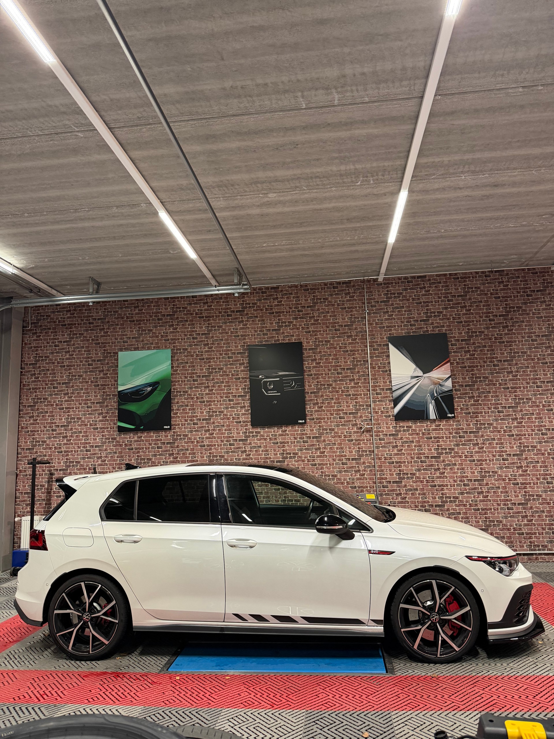 VW Golf 2.0 TSI GTI Clubsport DSG-image-4