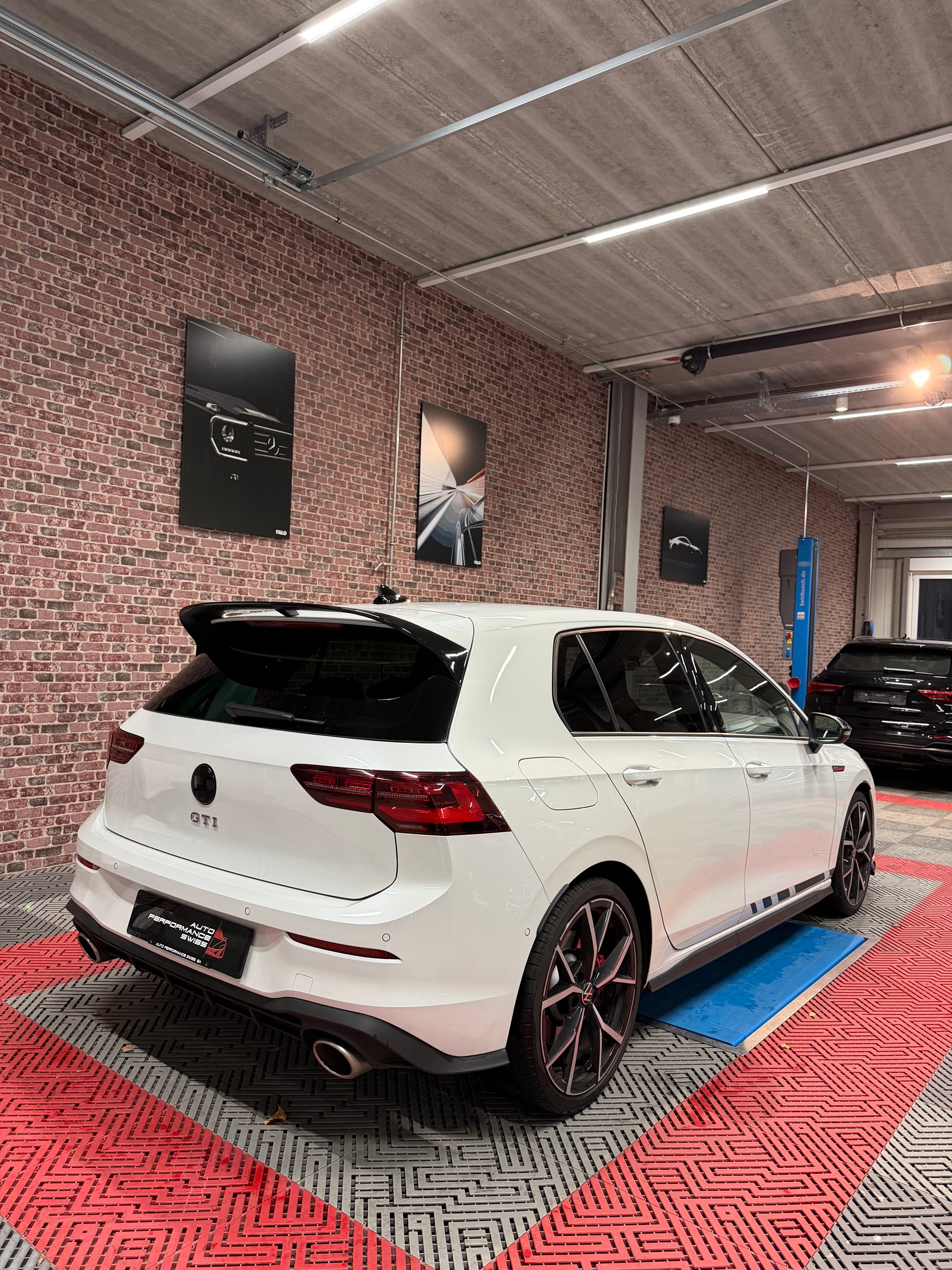 VW Golf 2.0 TSI GTI Clubsport DSG-image-5
