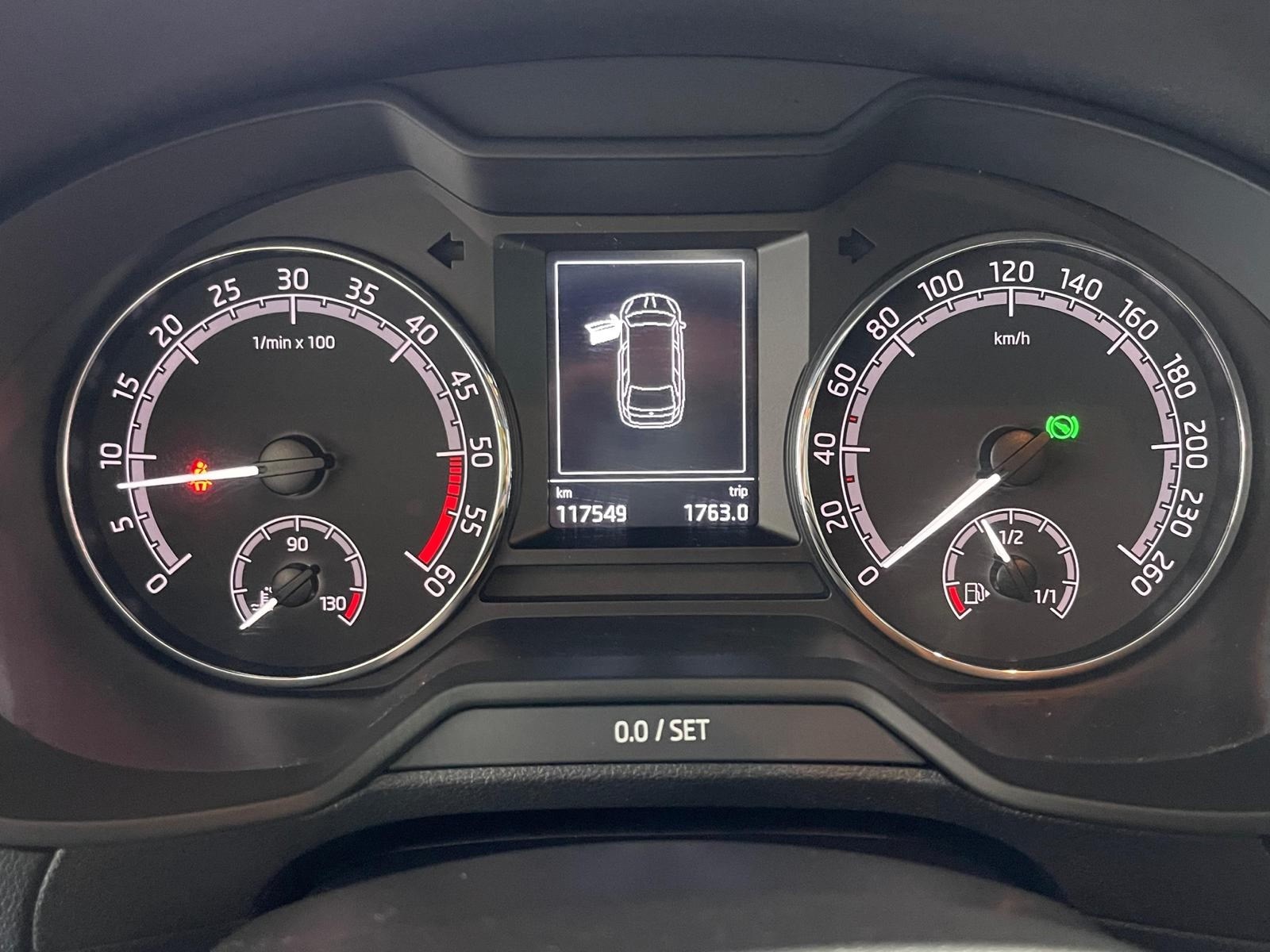 SKODA Octavia Combi 2.0 TDI Ambition 4x4 DSG-image-12