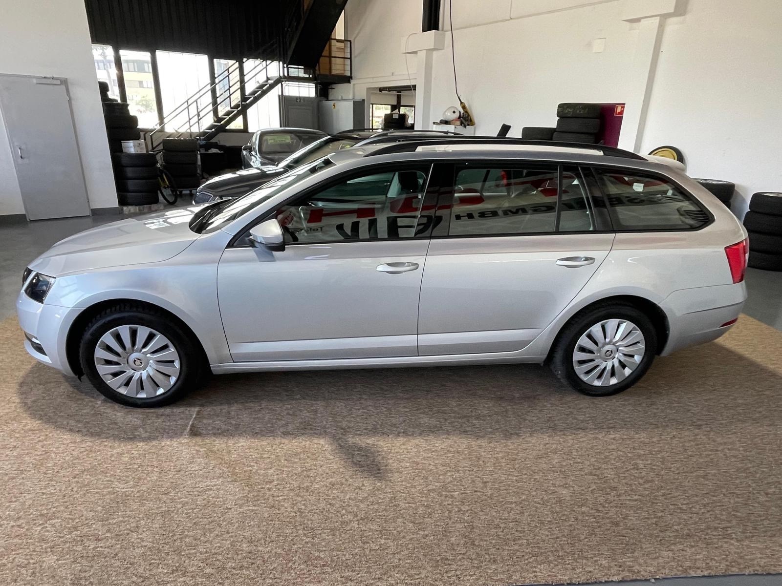 SKODA Octavia Combi 2.0 TDI Ambition 4x4 DSG-image-3