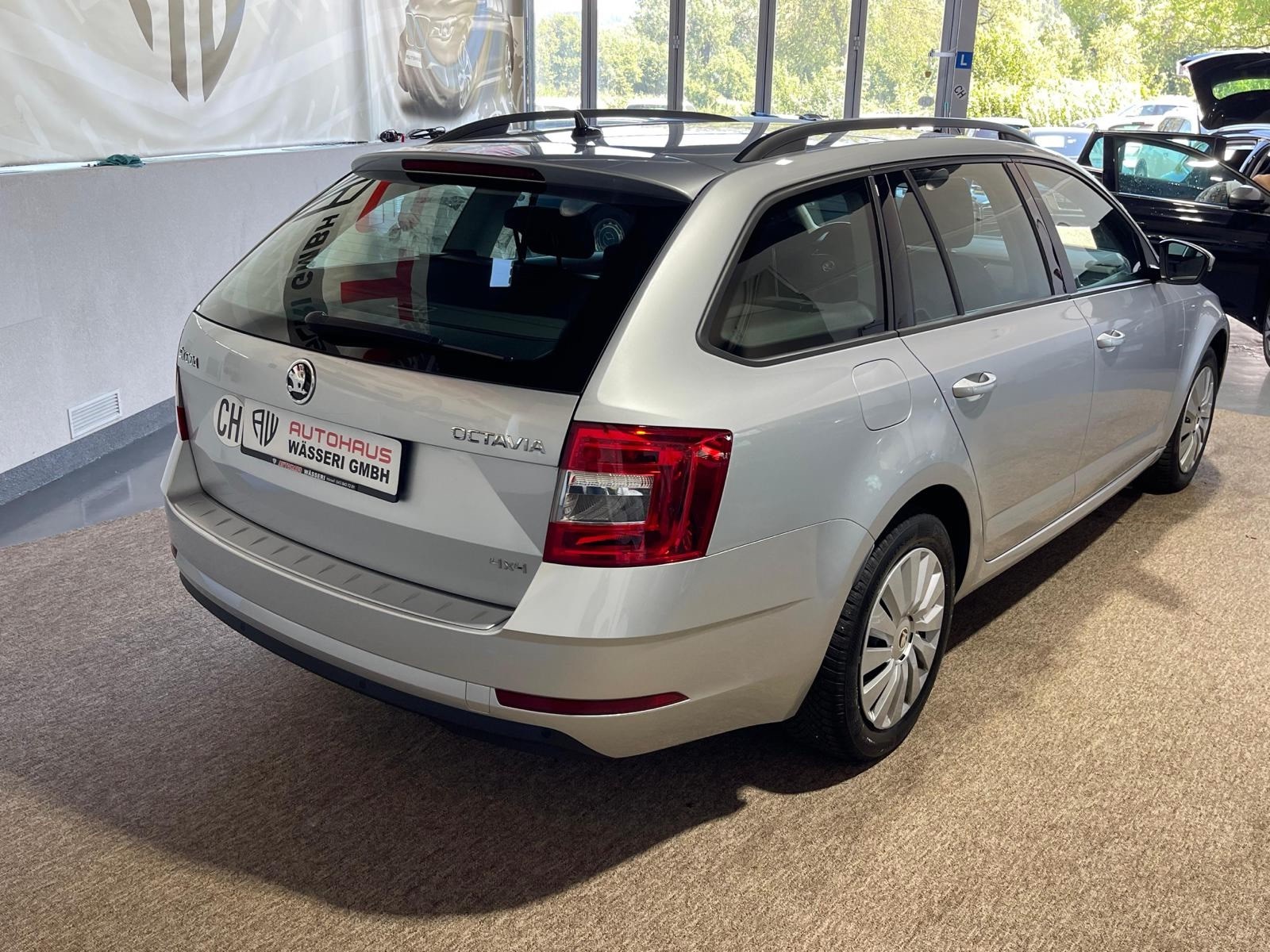 SKODA Octavia Combi 2.0 TDI Ambition 4x4 DSG-image-5