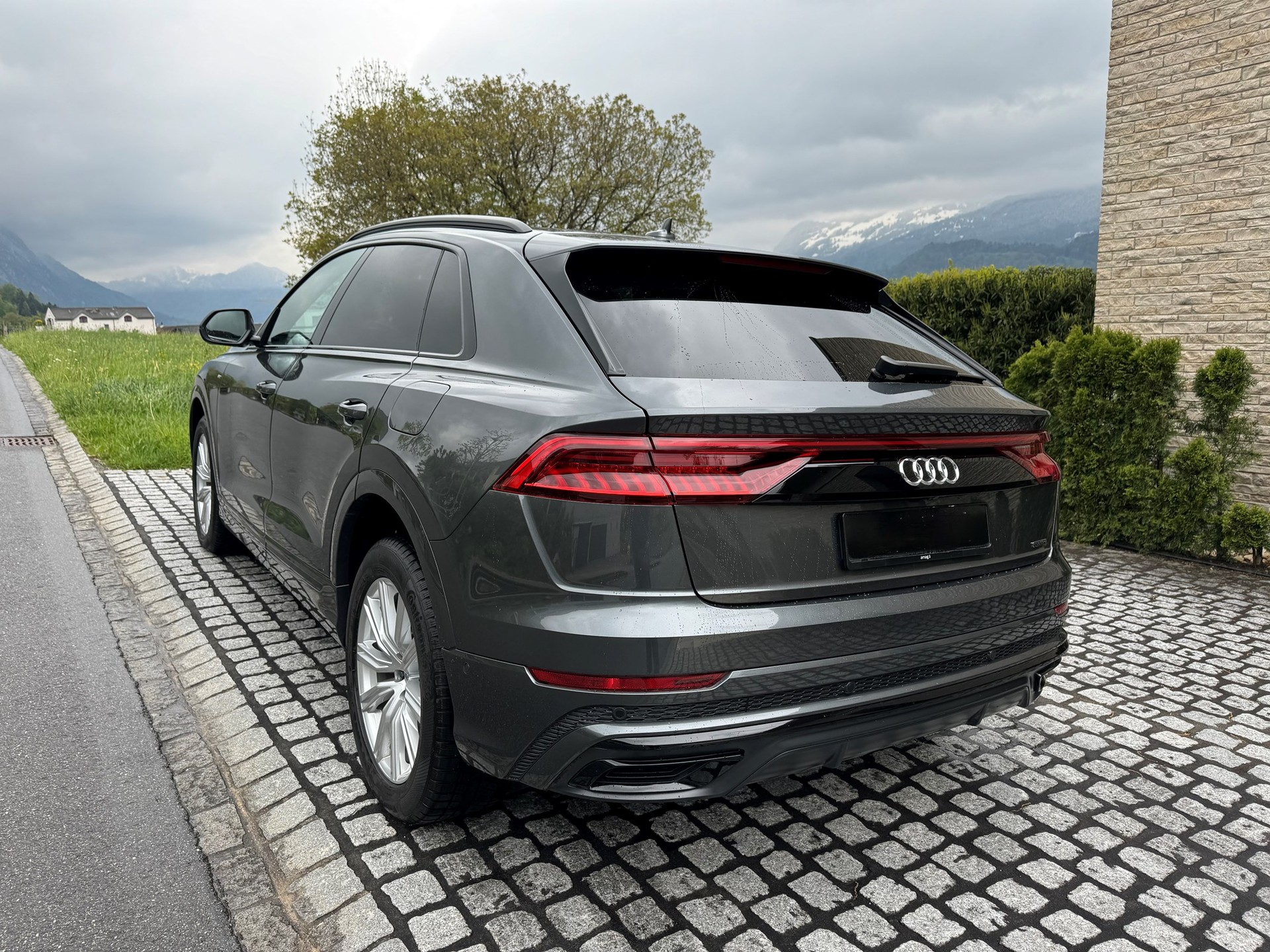 AUDI Q8 55 TFSI e quattro PHEV tiptronic-image-1