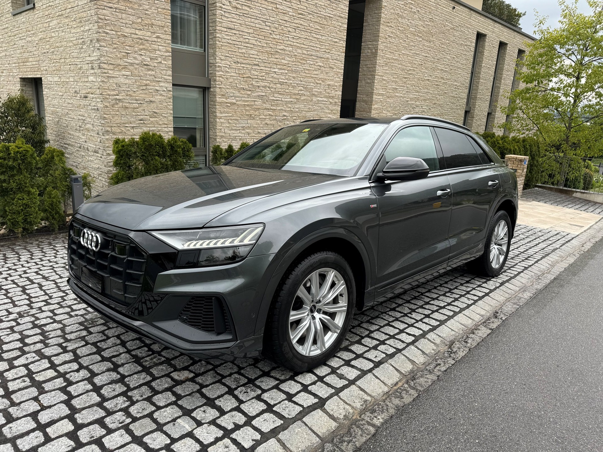 AUDI Q8 55 TFSI e quattro PHEV tiptronic-image-0