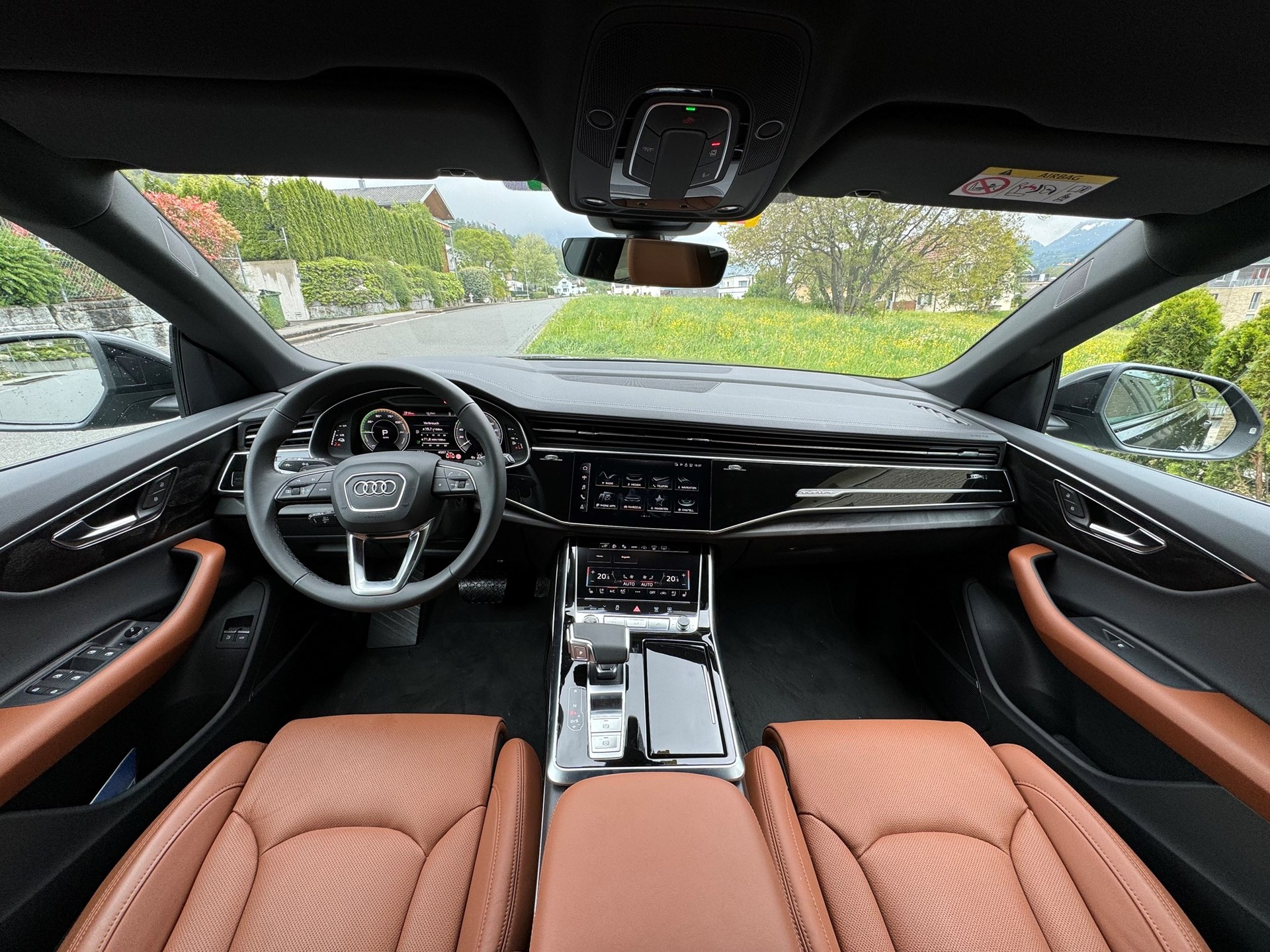 AUDI Q8 55 TFSI e quattro PHEV tiptronic-image-4