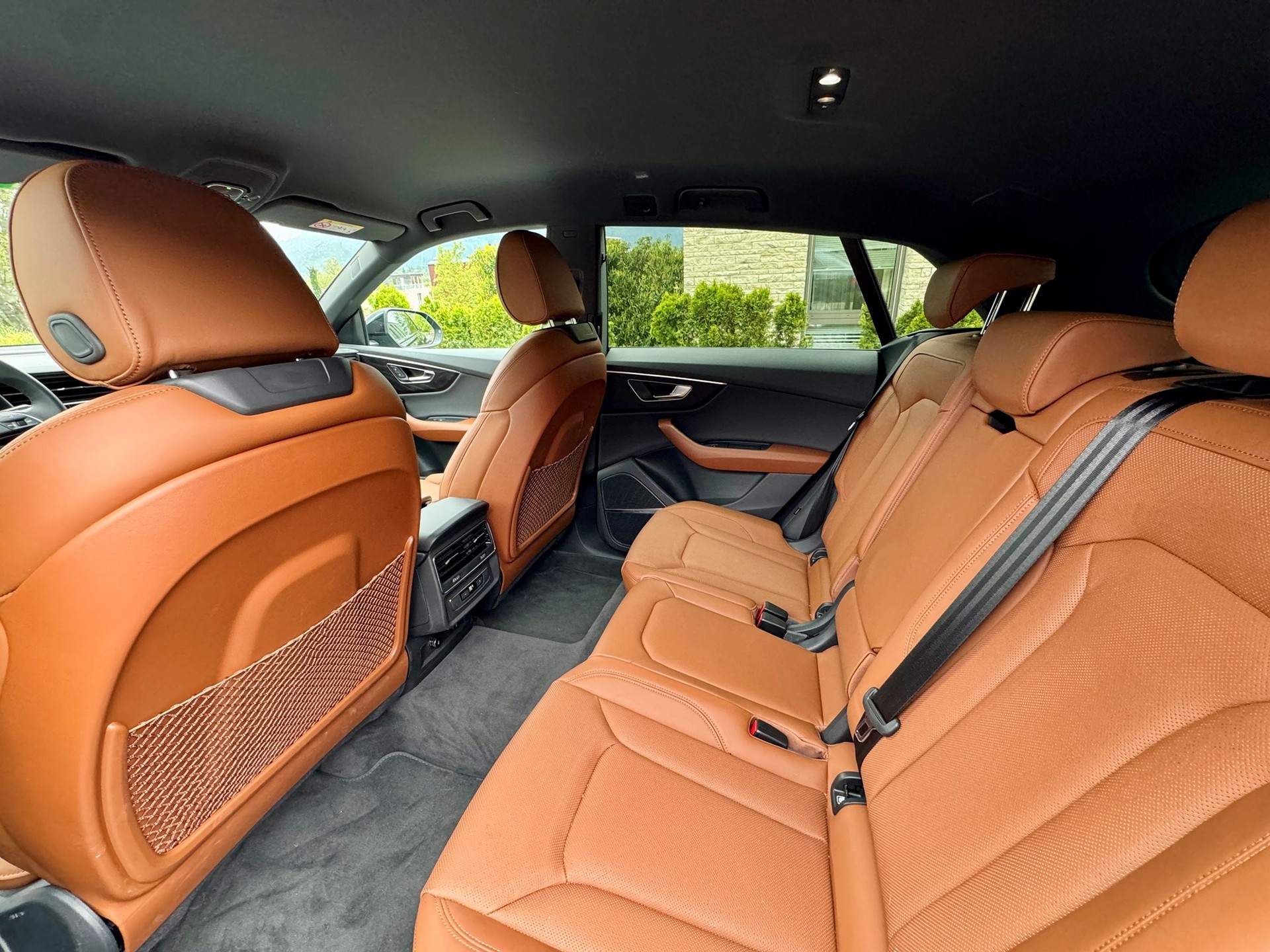AUDI Q8 55 TFSI e quattro PHEV tiptronic-image-5