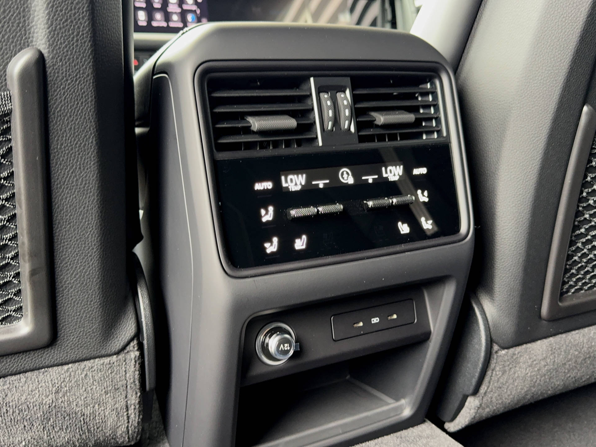 PORSCHE Cayenne Turbo E-Hybrid Coupé mit GT-Paket-image-11