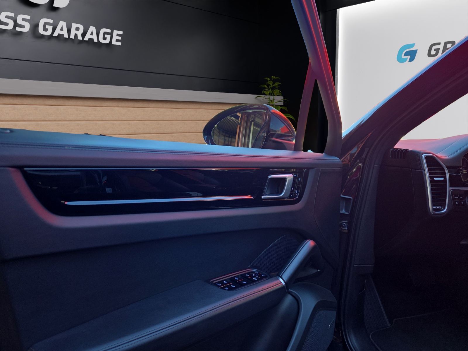 PORSCHE Cayenne E-Hybrid-image-12