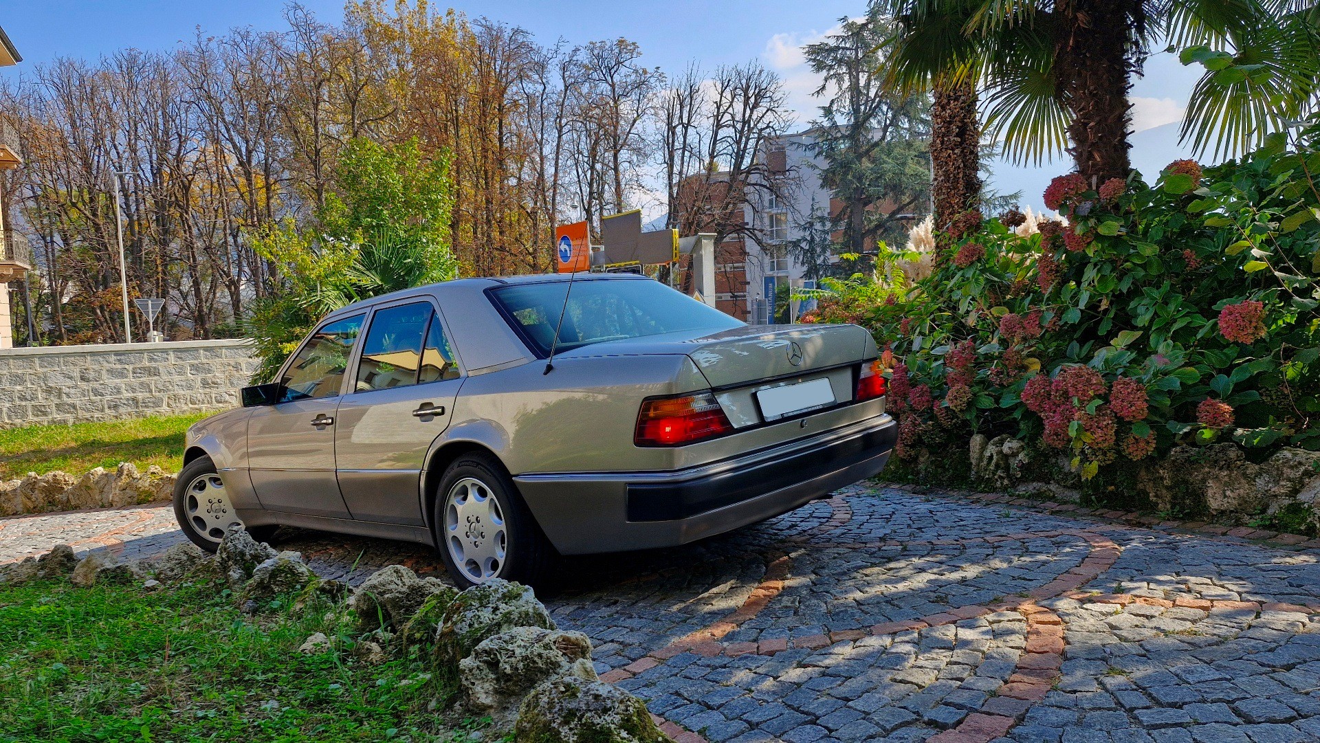 MERCEDES-BENZ 500 E Automatic-image-6