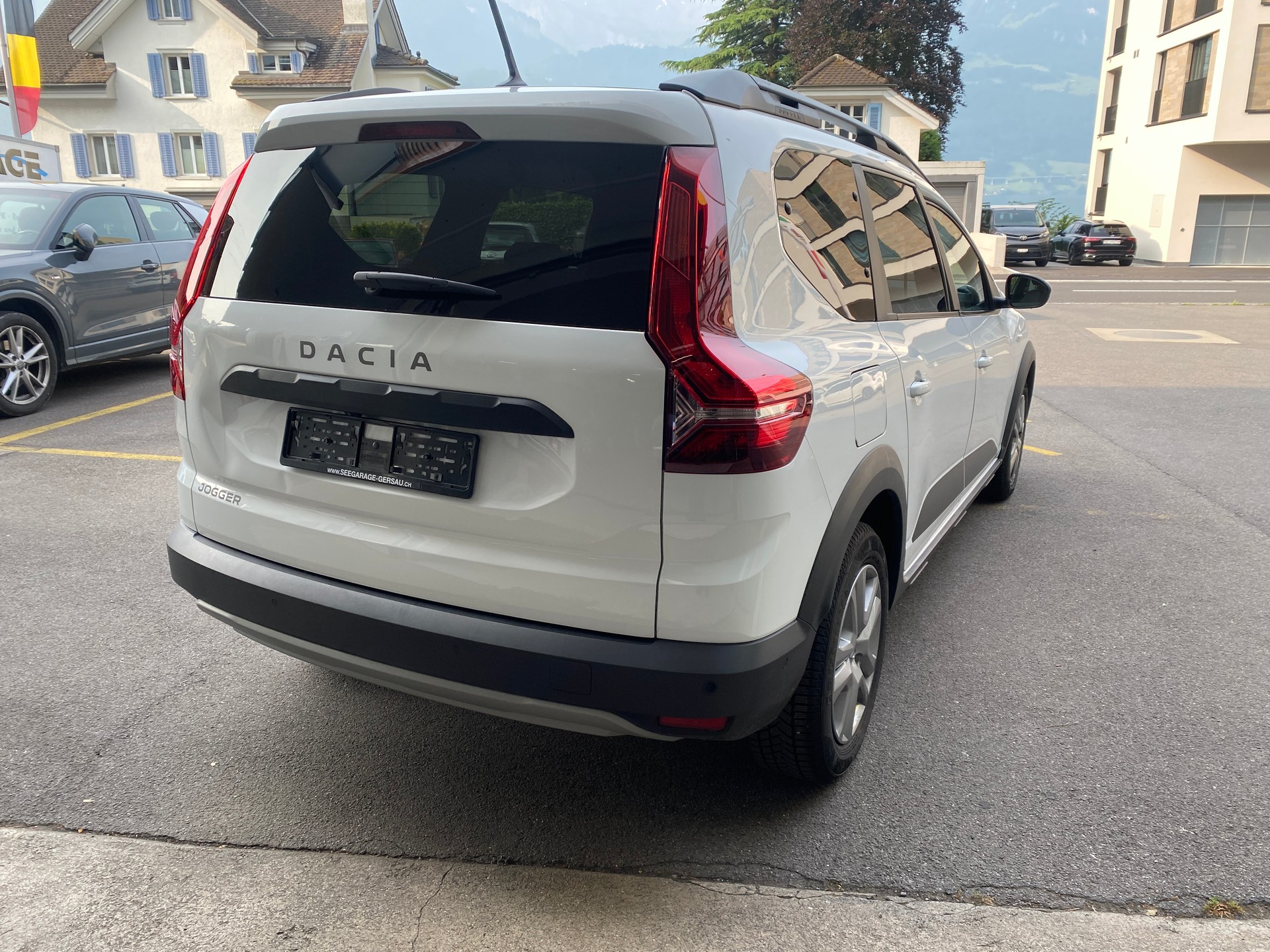 DACIA Jogger TCe 110 Comfort-image-4
