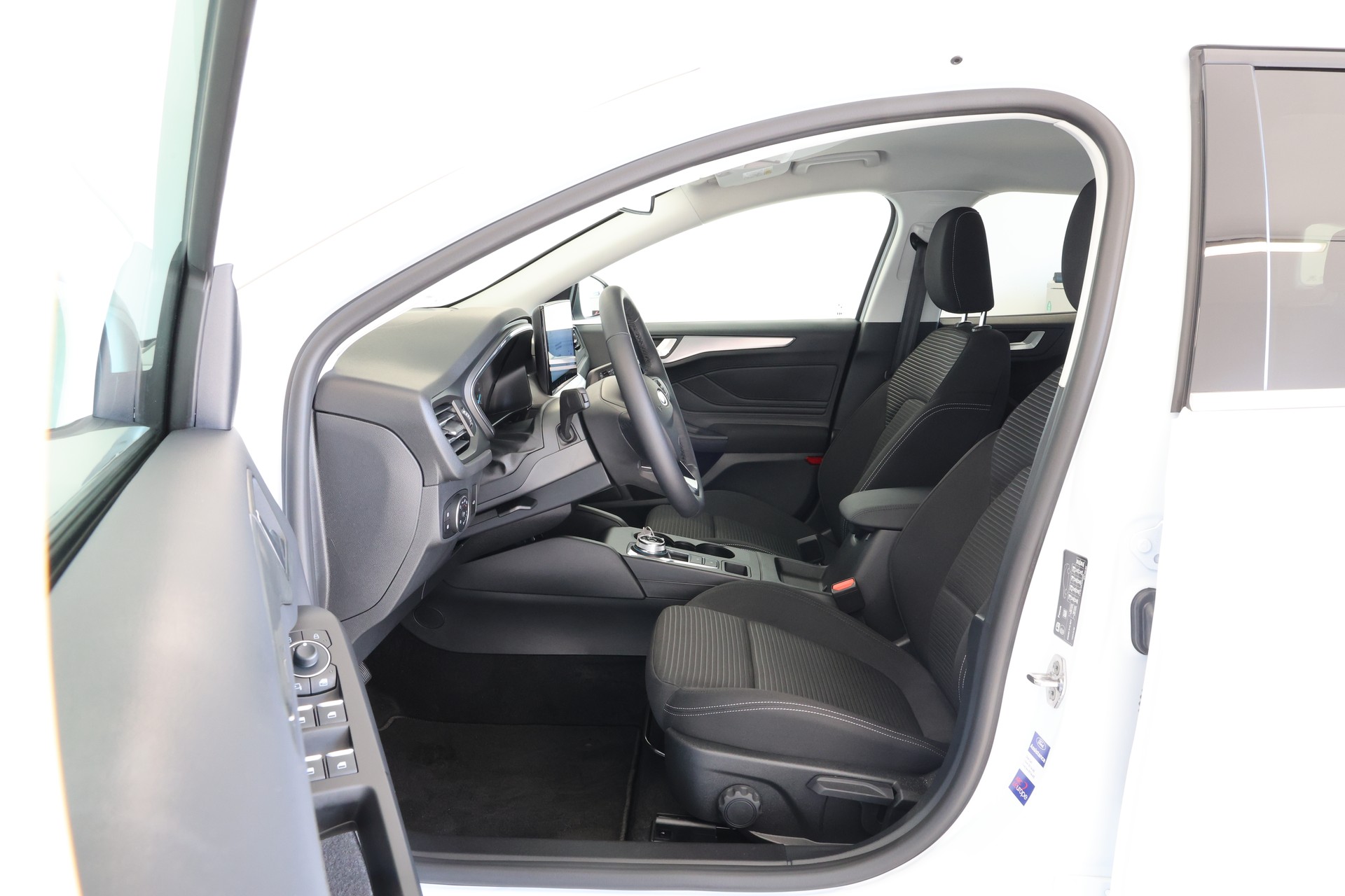FORD Focus 1.5 EcoBlue TDCi Titanium Automatic-image-5
