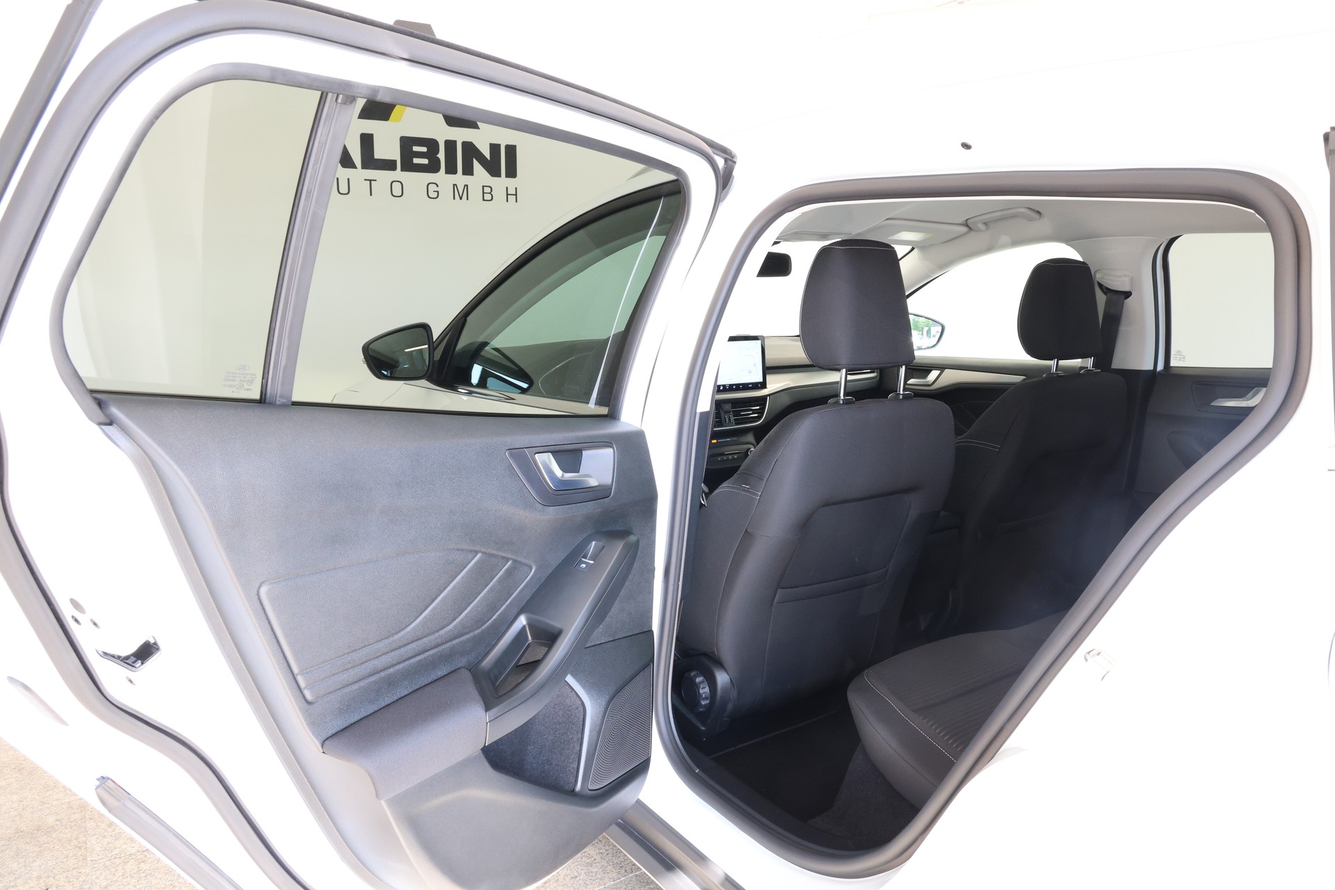 FORD Focus 1.5 EcoBlue TDCi Titanium Automatic-image-13